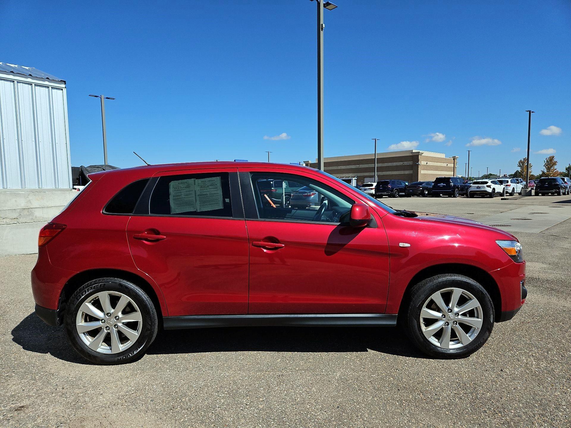 Thumbnail: 2015 Mitsubishi Outlander Sport - 4