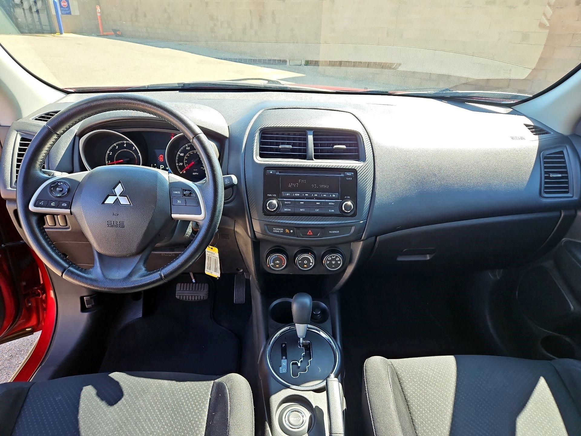 Thumbnail: 2015 Mitsubishi Outlander Sport - 8