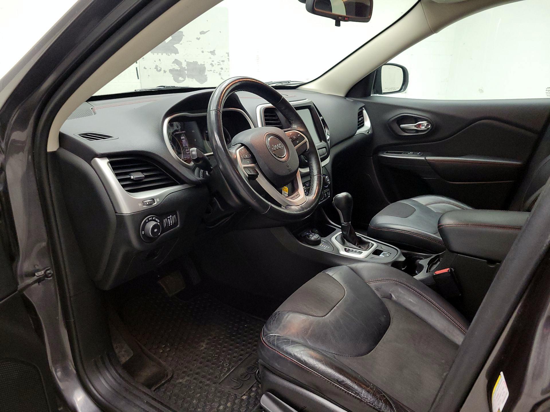 Thumbnail: 2015 Jeep Cherokee - 9