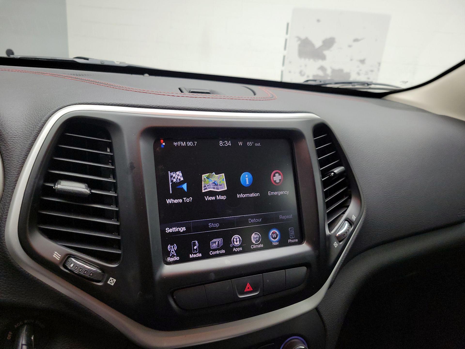 Thumbnail: 2015 Jeep Cherokee - 12