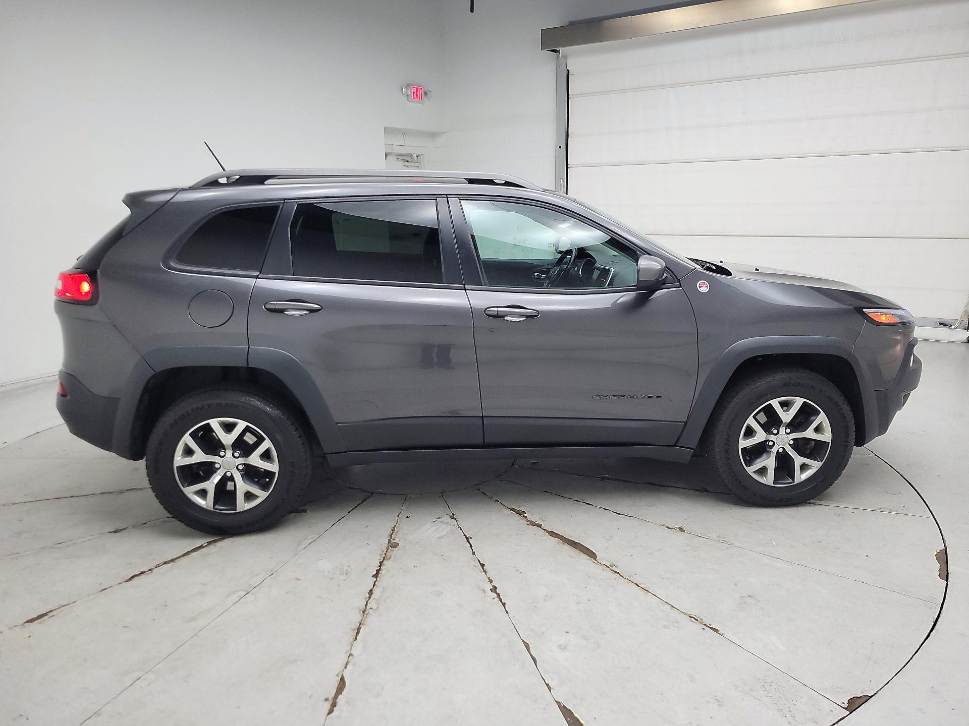 Thumbnail: 2015 Jeep Cherokee - 4