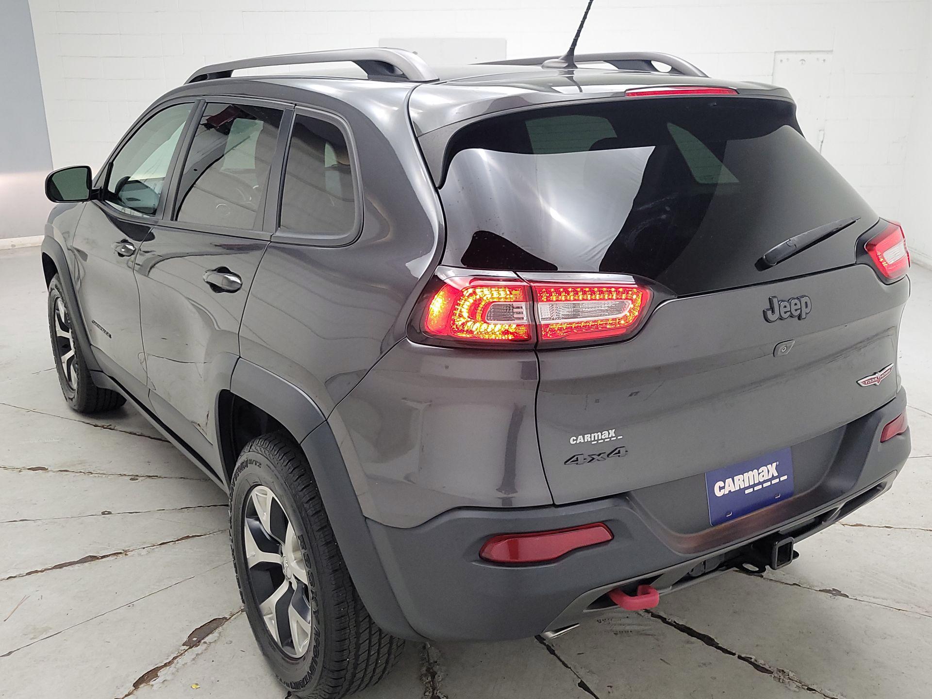 Thumbnail: 2015 Jeep Cherokee - 7