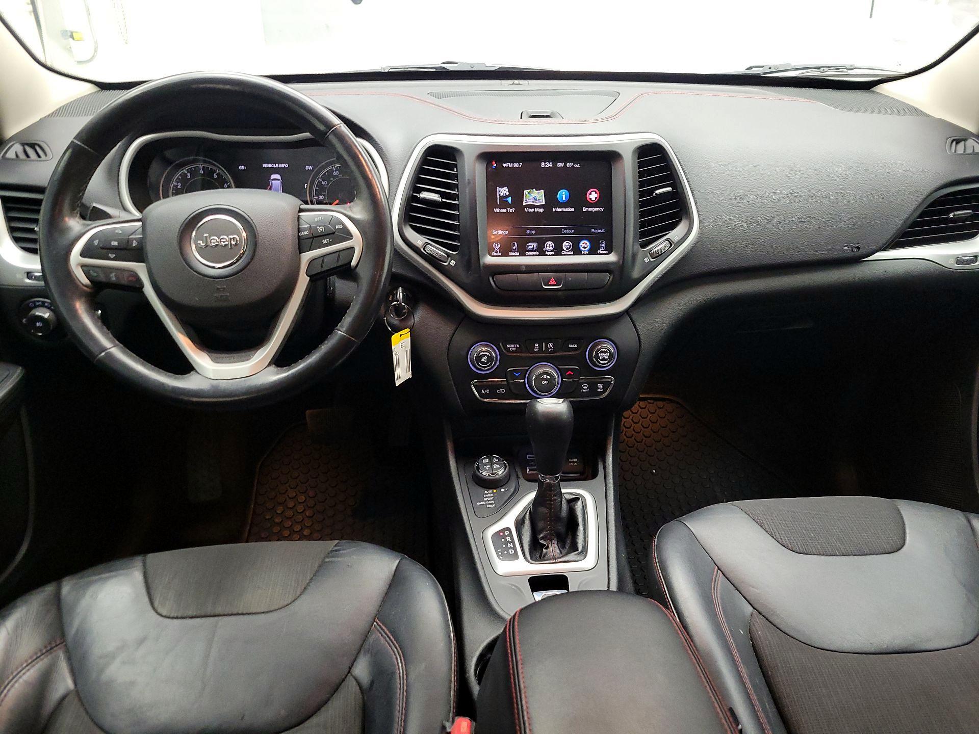 Thumbnail: 2015 Jeep Cherokee - 8