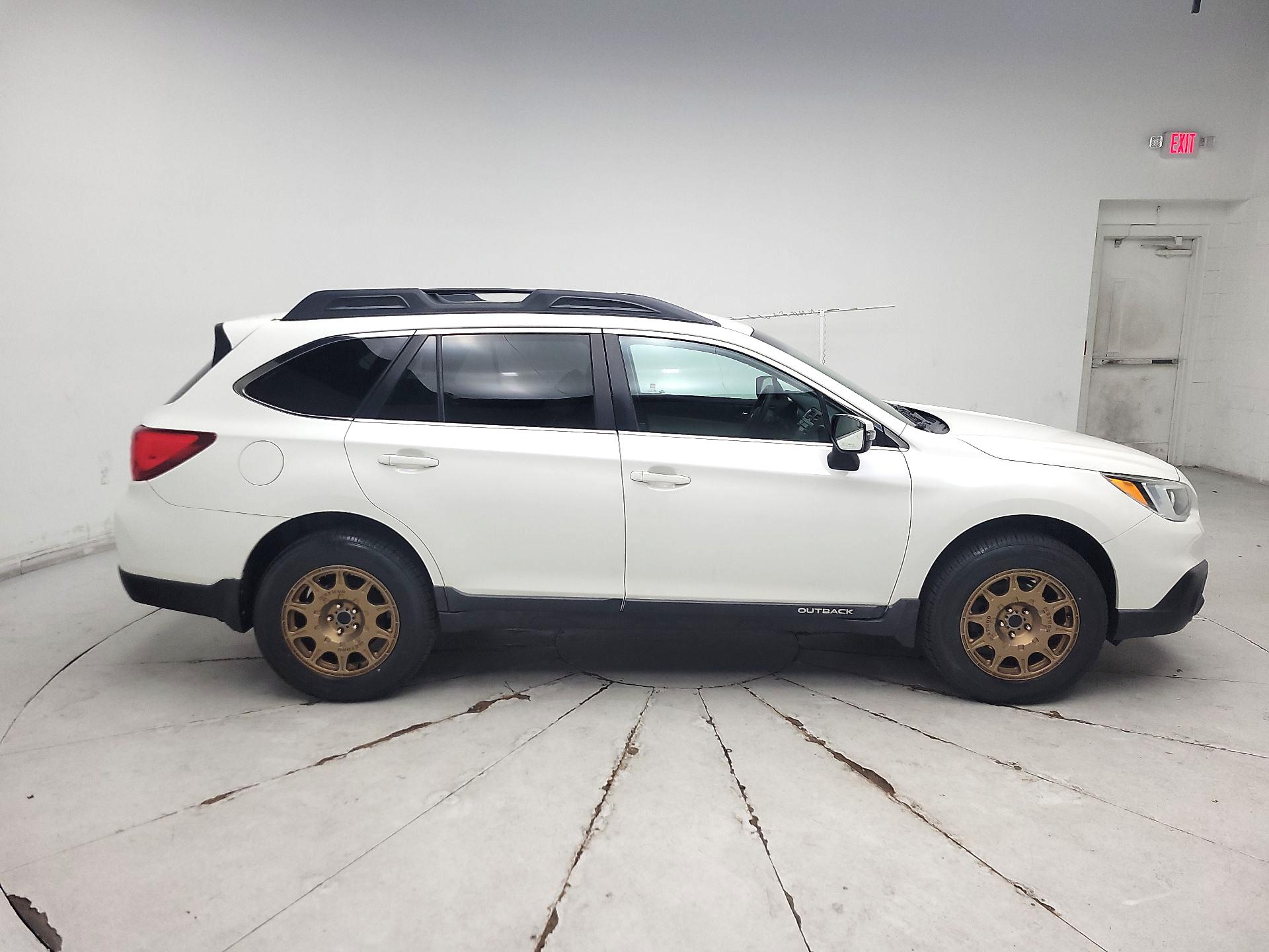 Thumbnail: 2015 Subaru Outback - 4