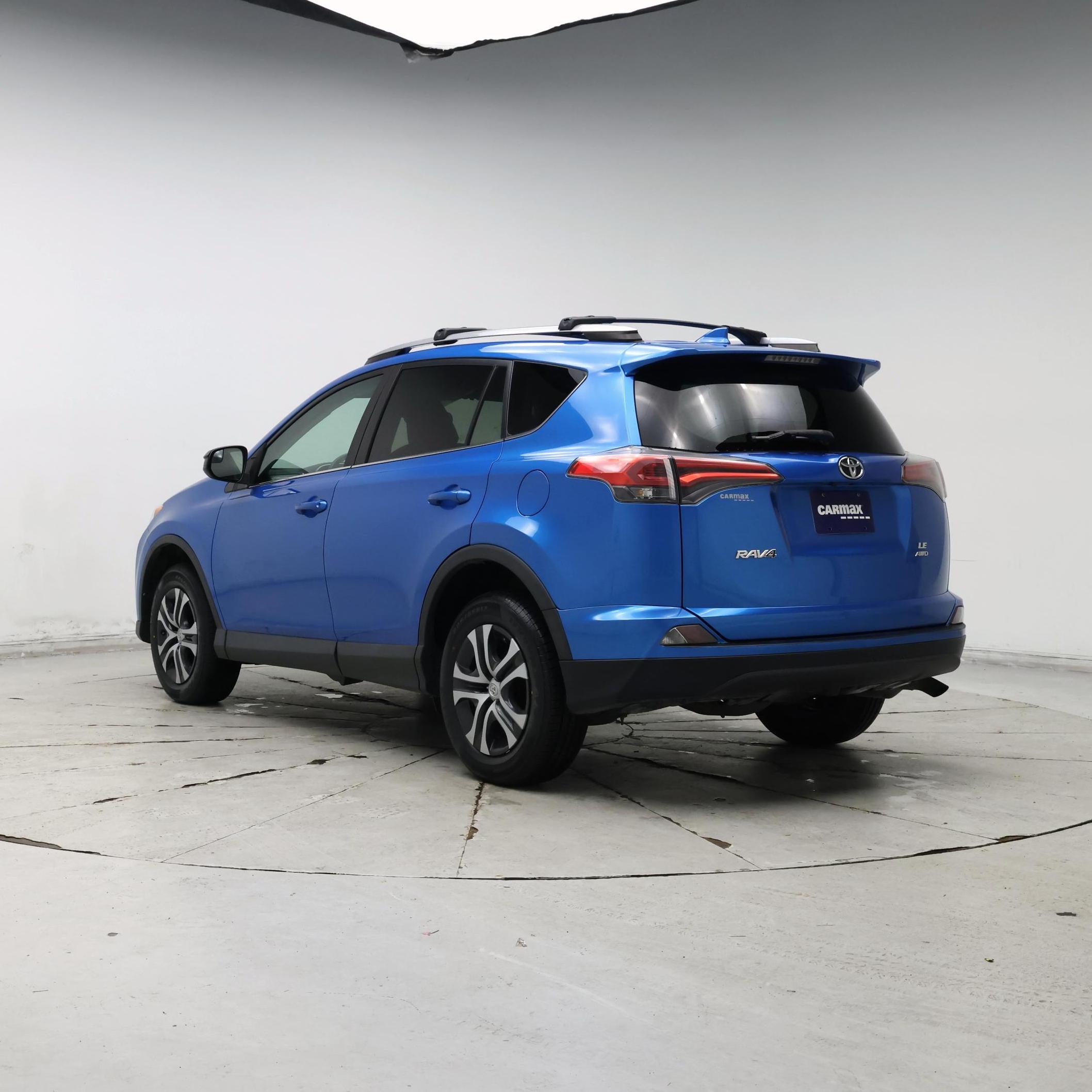 Thumbnail: 2017 Toyota RAV4 - 2