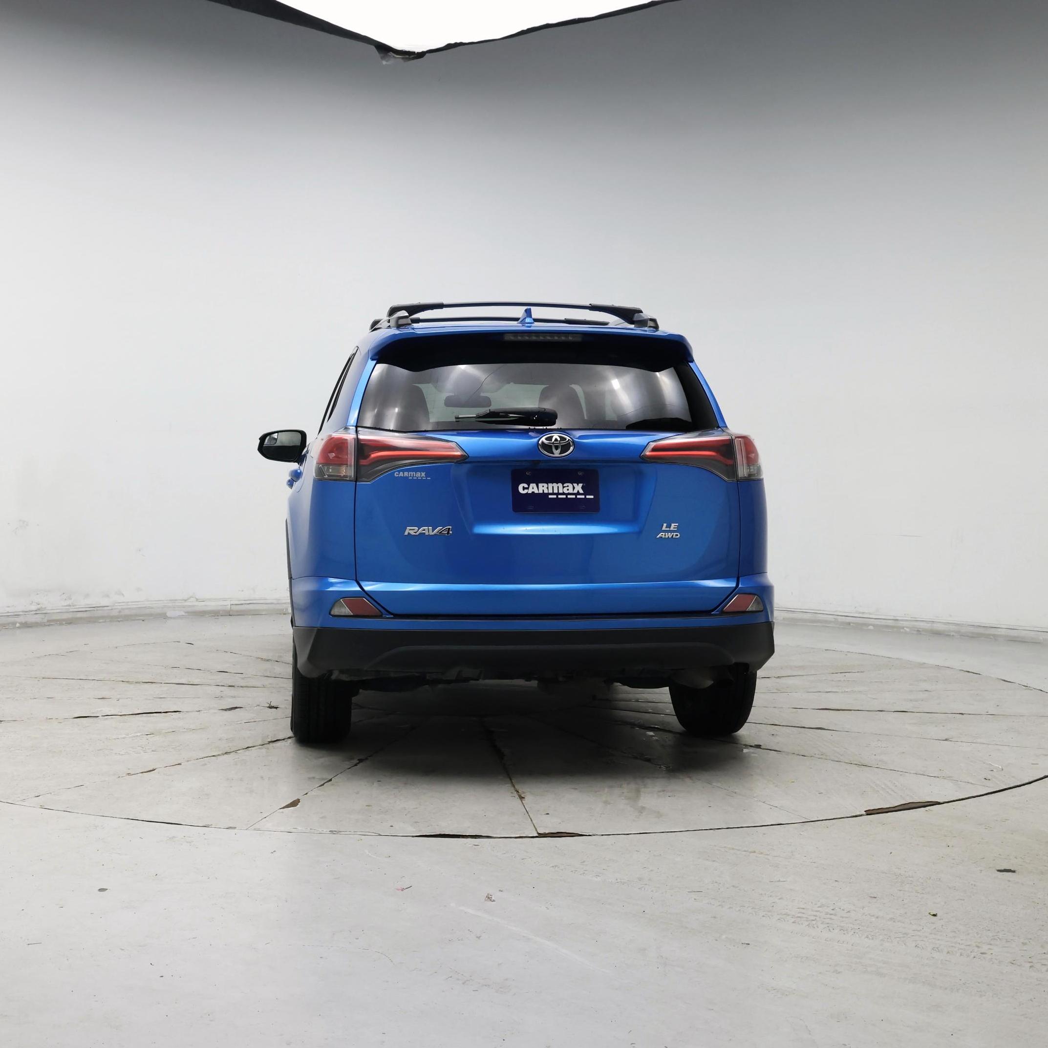 Thumbnail: 2017 Toyota RAV4 - 6