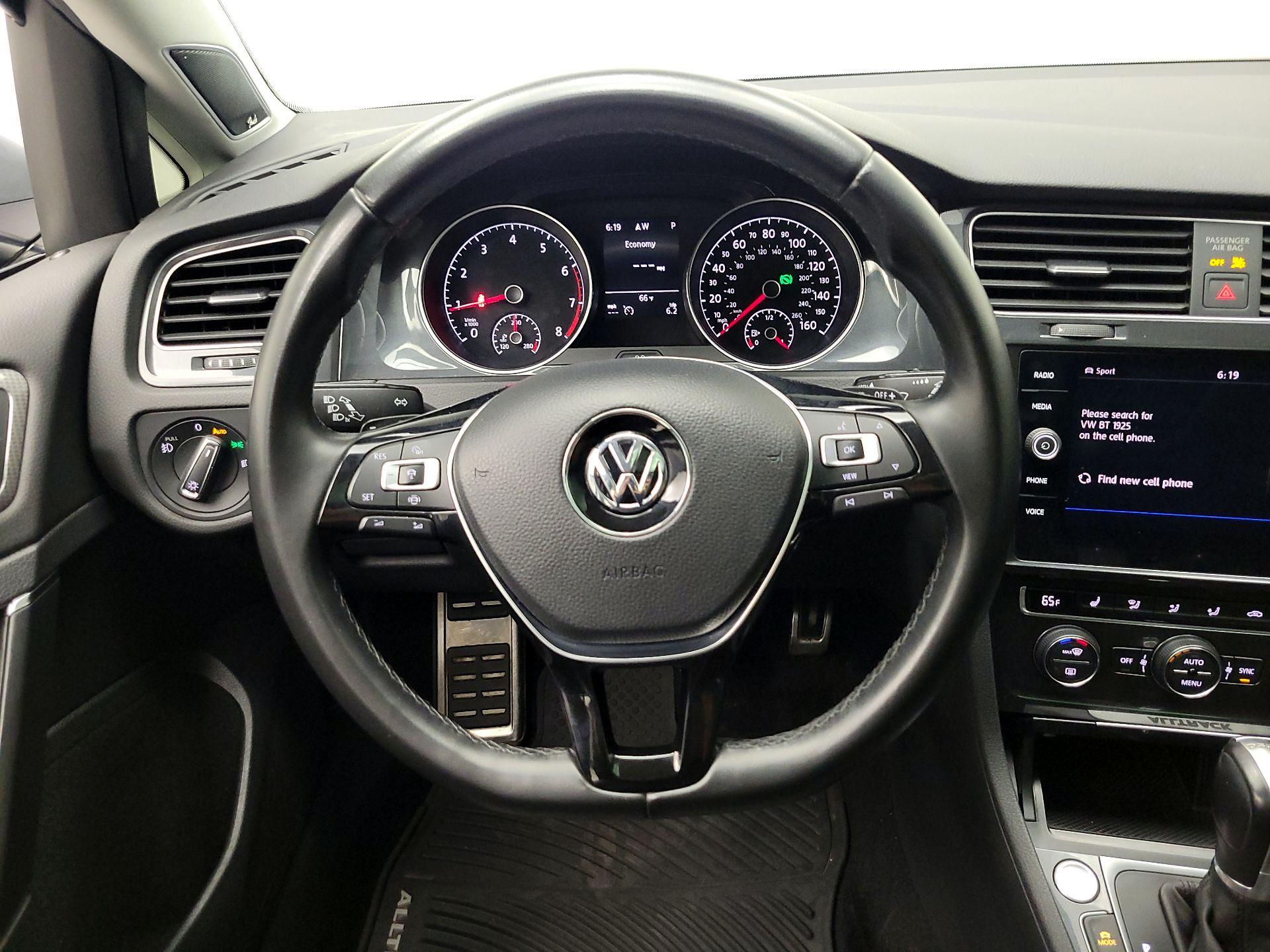 Thumbnail: 2019 Volkswagen Golf - 10