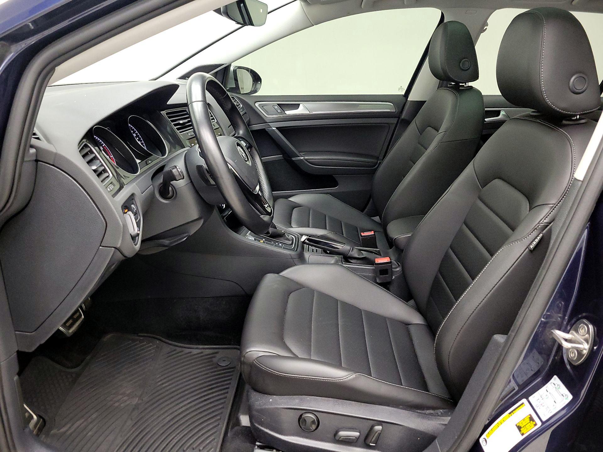 Thumbnail: 2019 Volkswagen Golf - 11