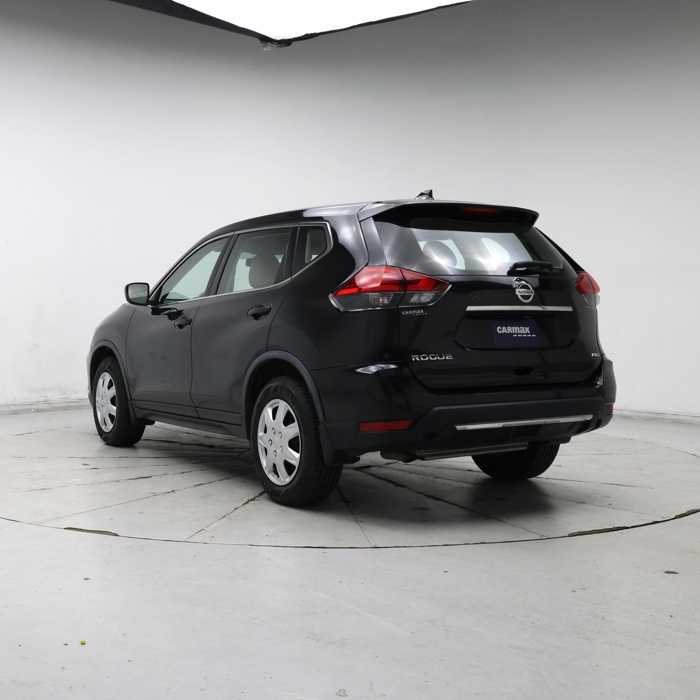 Thumbnail: 2017 Nissan Rogue - 2