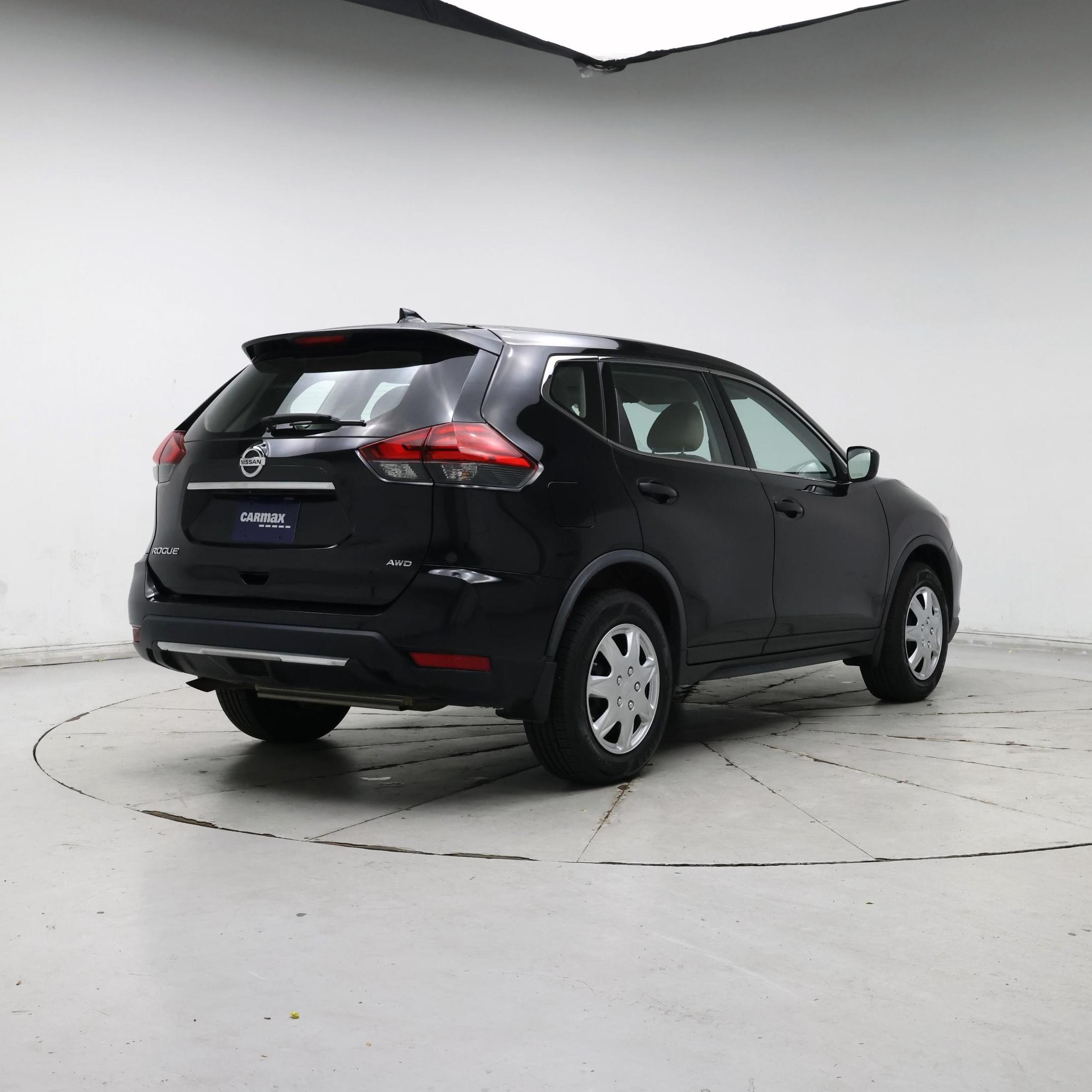 Thumbnail: 2017 Nissan Rogue - 8