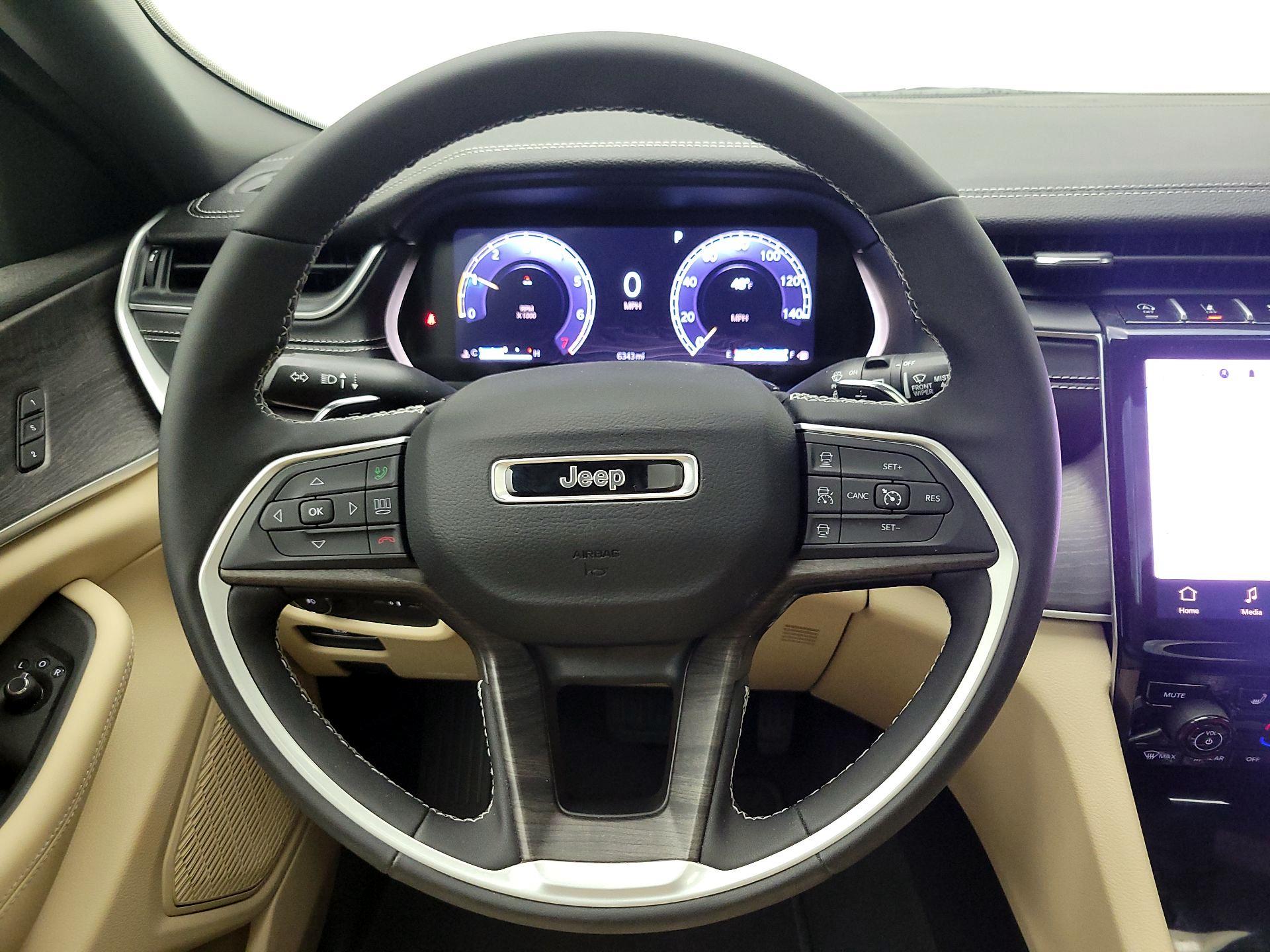 Thumbnail: 2024 Jeep Grand Cherokee - 10