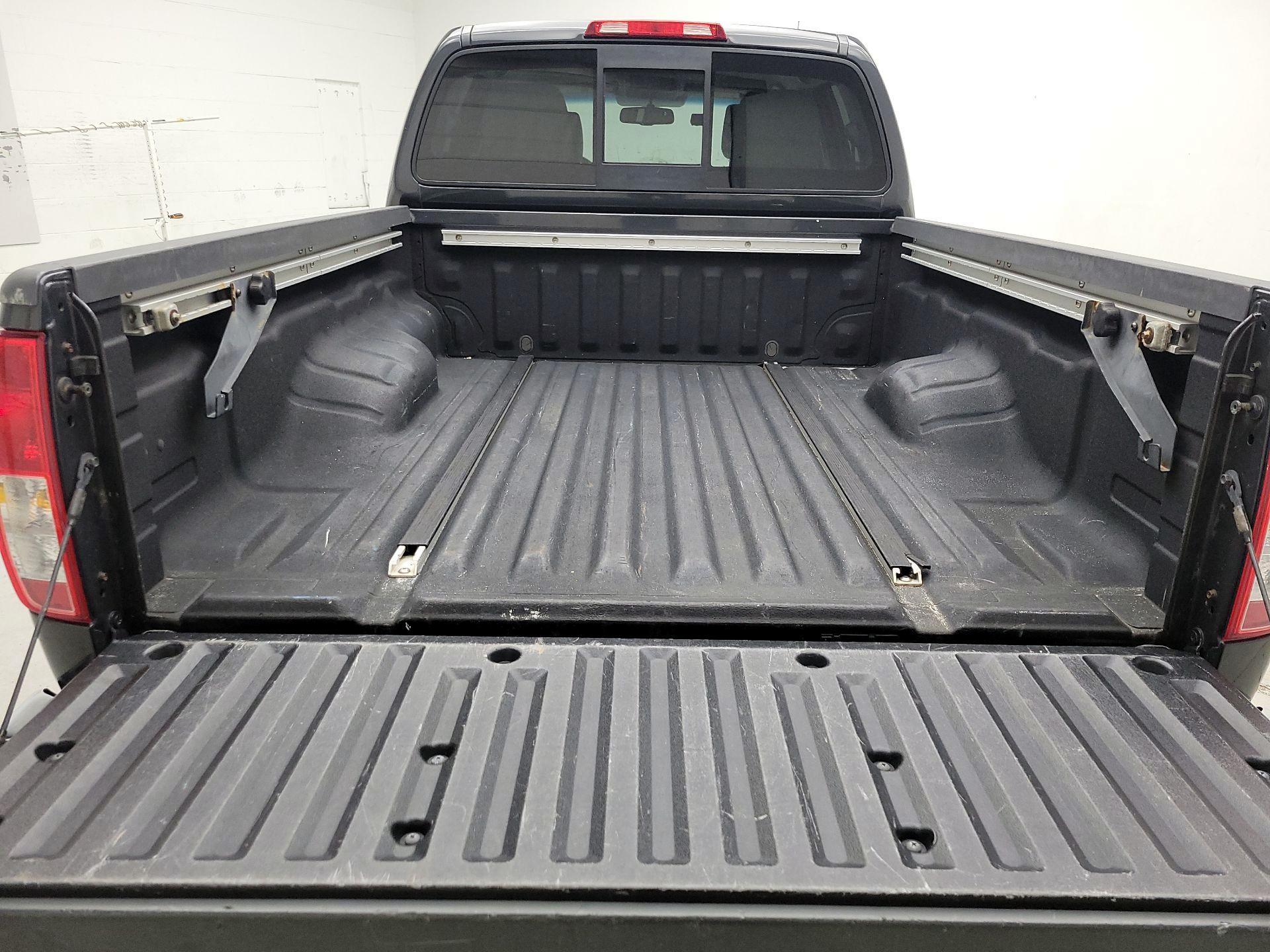 Thumbnail: 2015 Nissan Frontier - 18