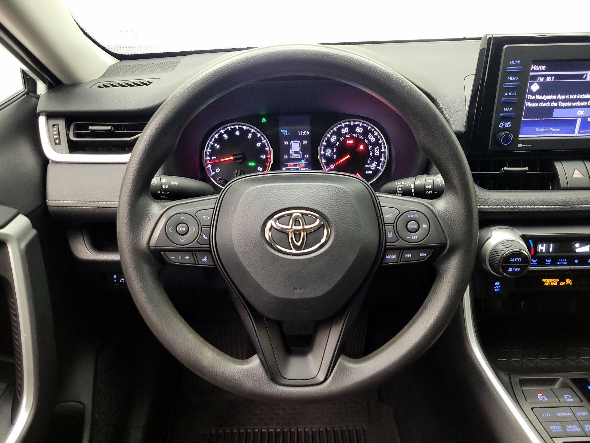 Thumbnail: 2022 Toyota RAV4 - 10