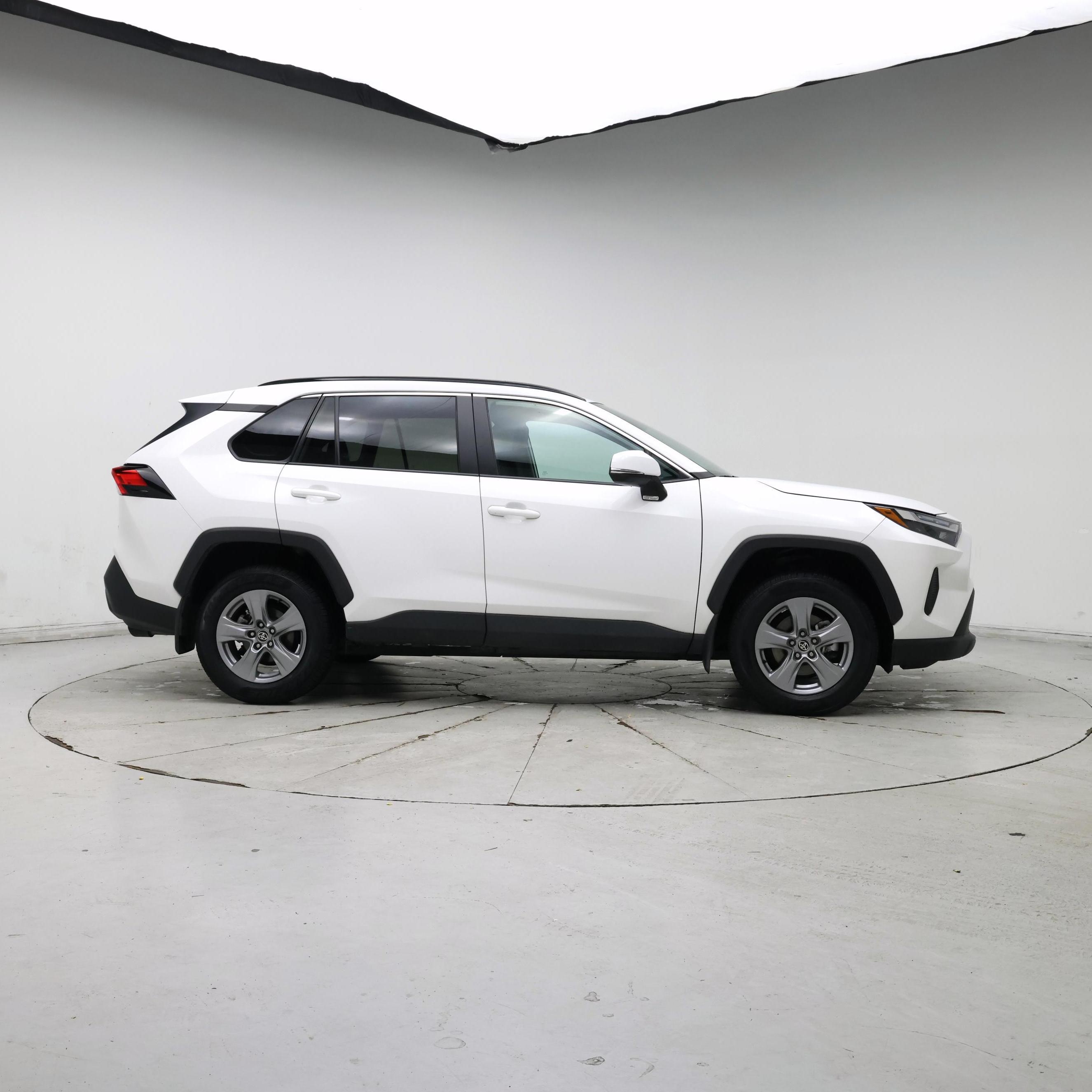 Thumbnail: 2022 Toyota RAV4 - 7