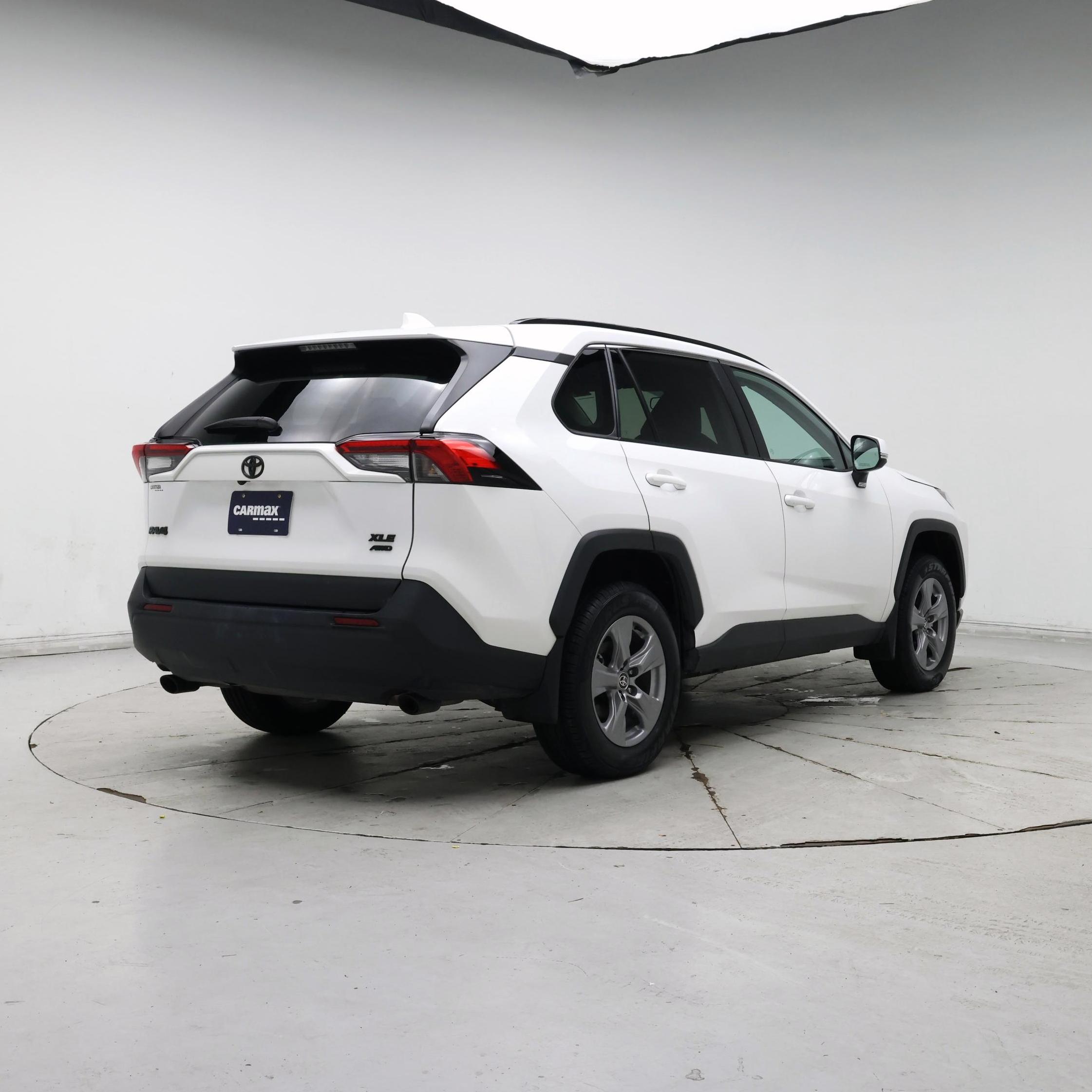 Thumbnail: 2022 Toyota RAV4 - 8