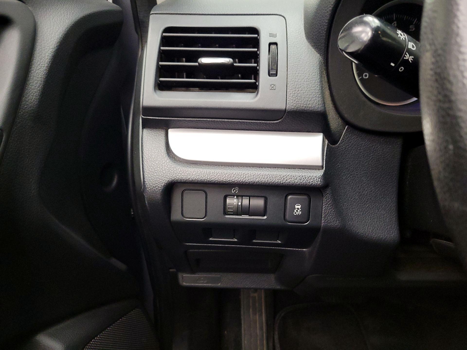 Thumbnail: 2015 Subaru Forester - 13