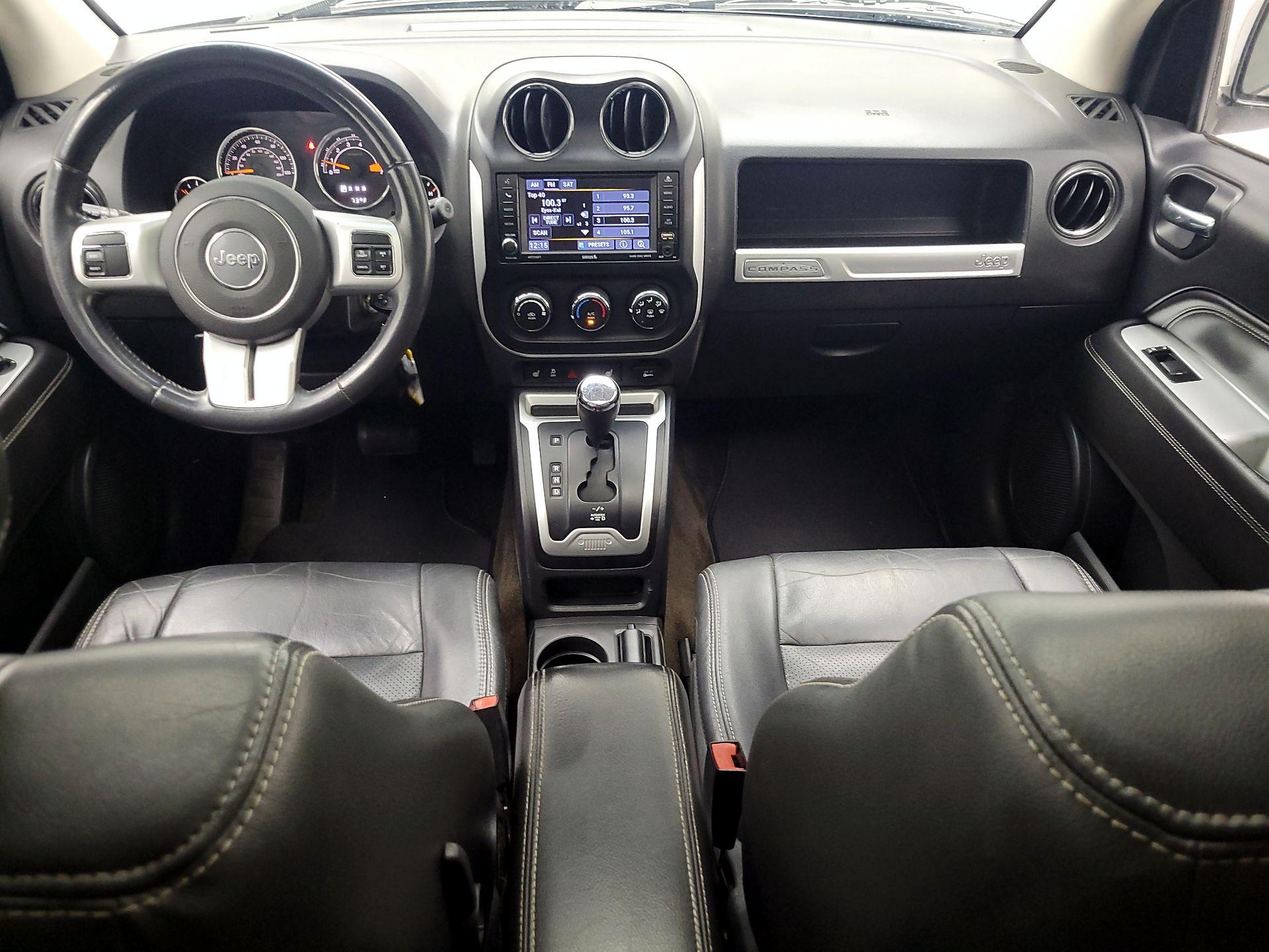 Thumbnail: 2015 Jeep Compass - 9
