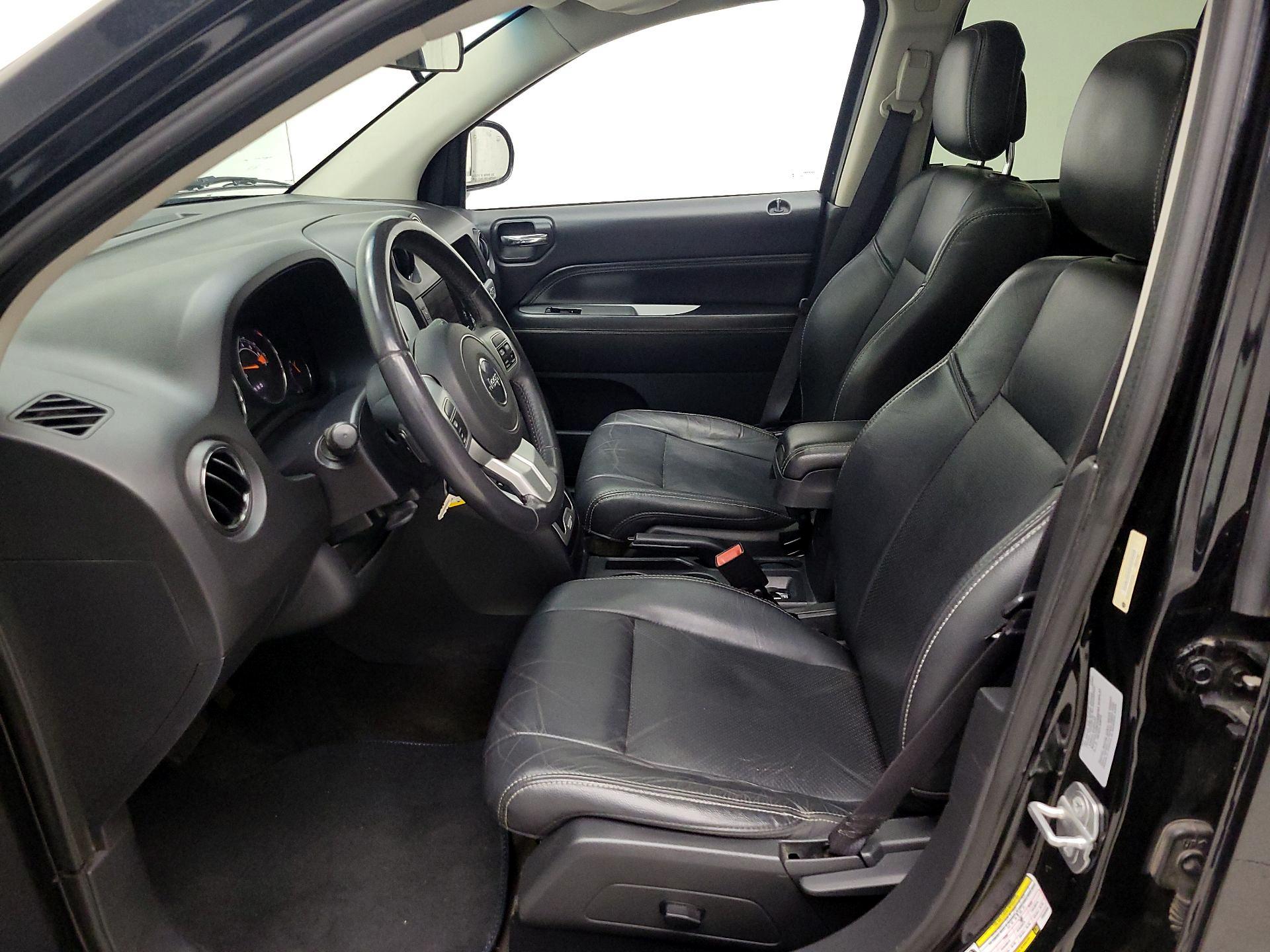 Thumbnail: 2015 Jeep Compass - 11