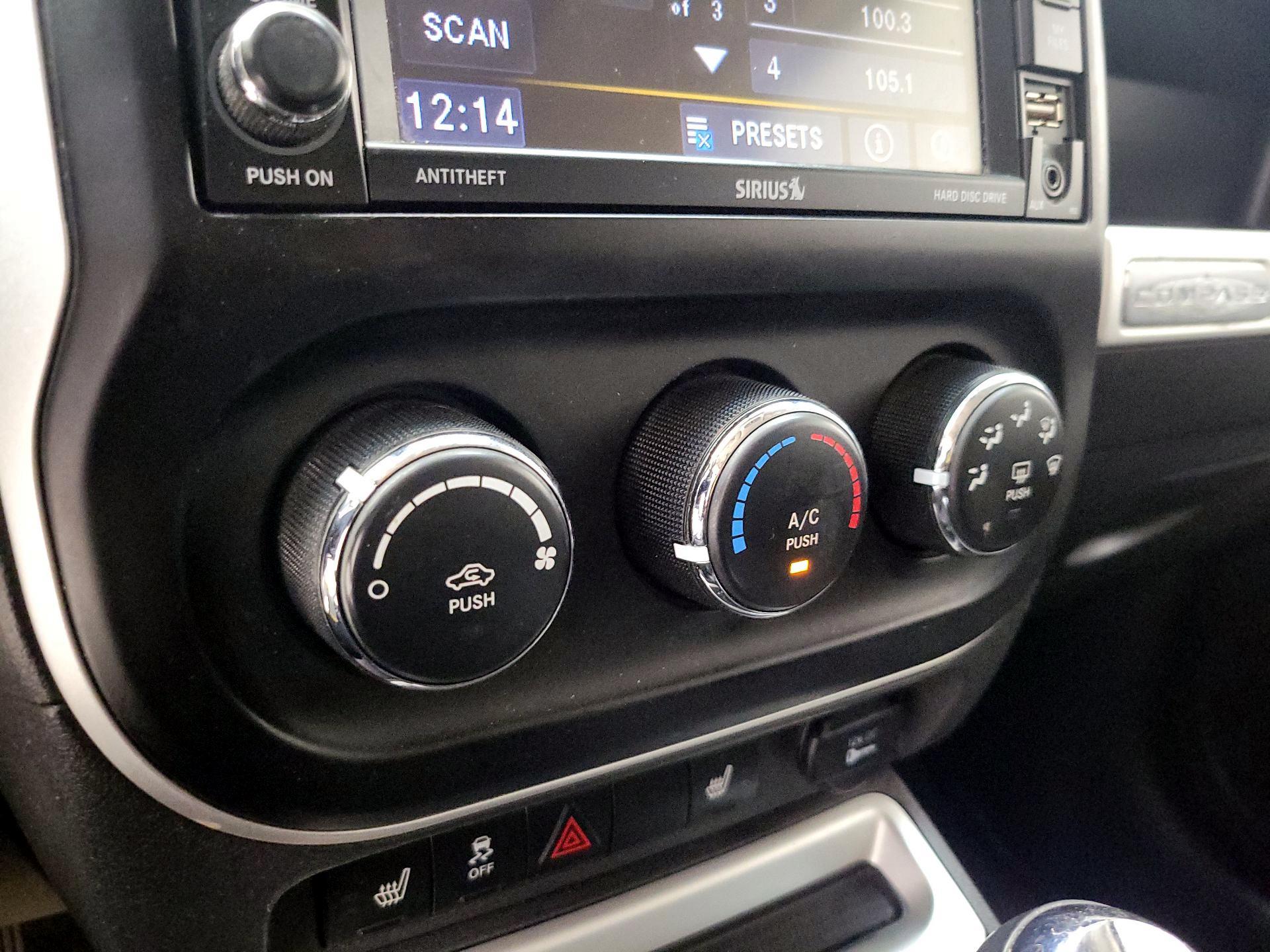 Thumbnail: 2015 Jeep Compass - 15