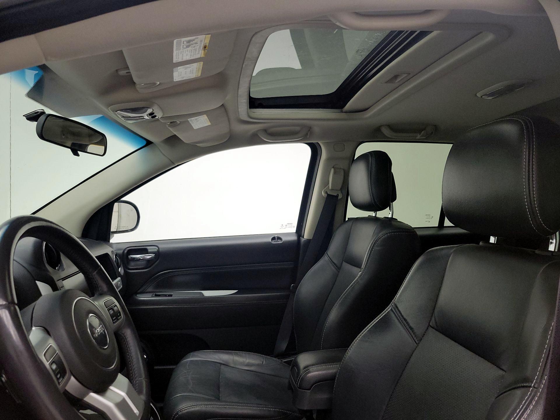Thumbnail: 2015 Jeep Compass - 18