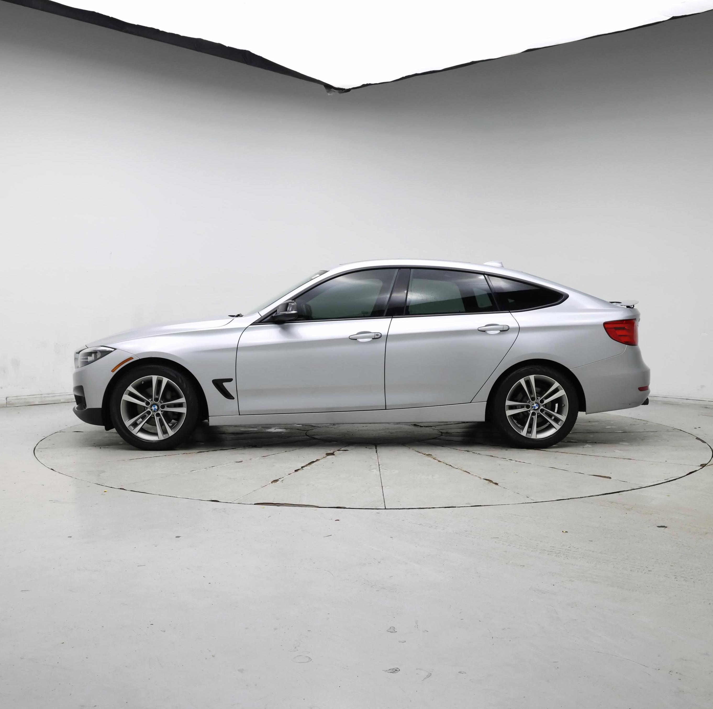 Thumbnail: 2015 BMW 3 Series - 3