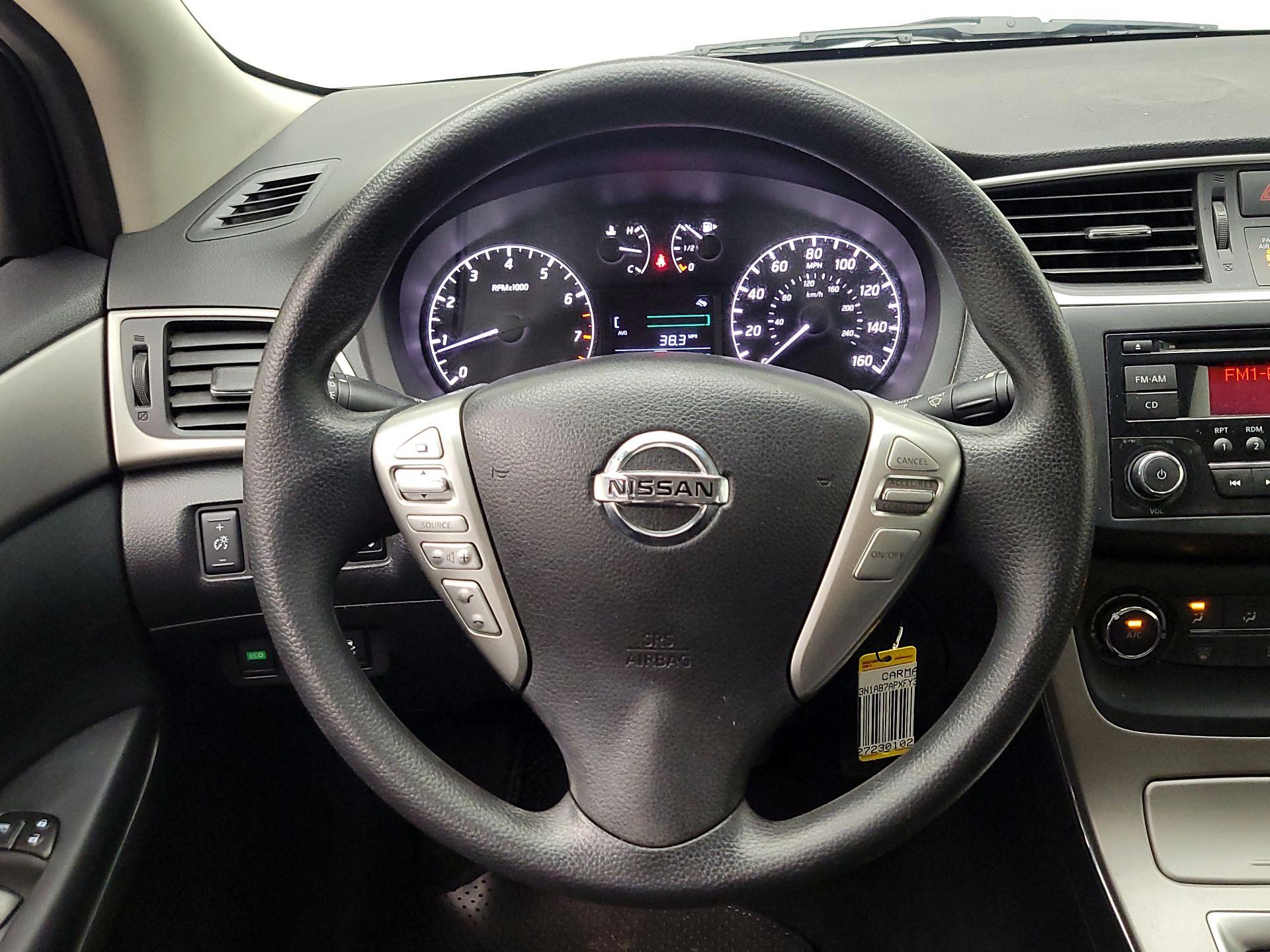 Thumbnail: 2015 Nissan Sentra - 10
