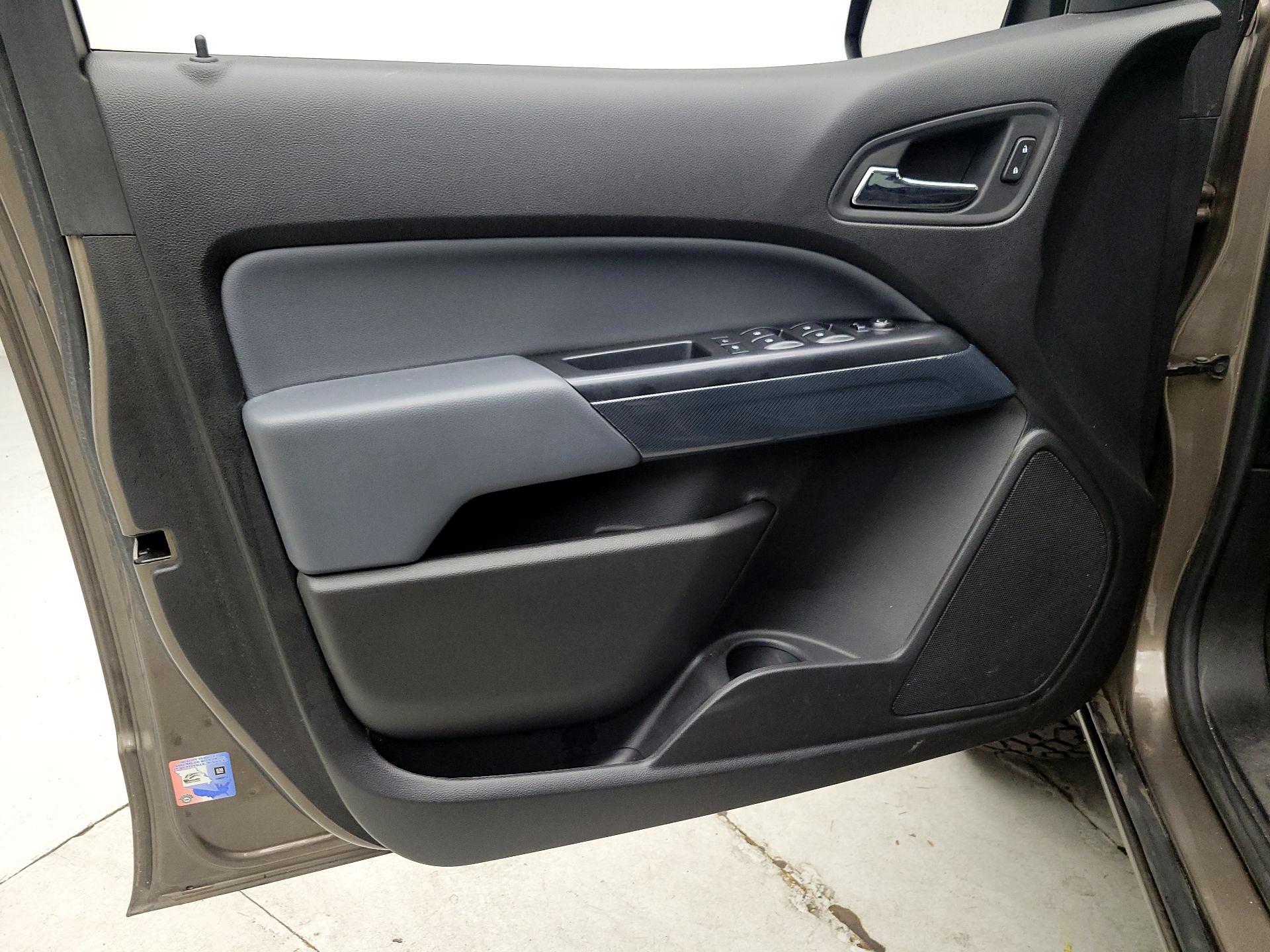 Thumbnail: 2017 Chevrolet Colorado - 12