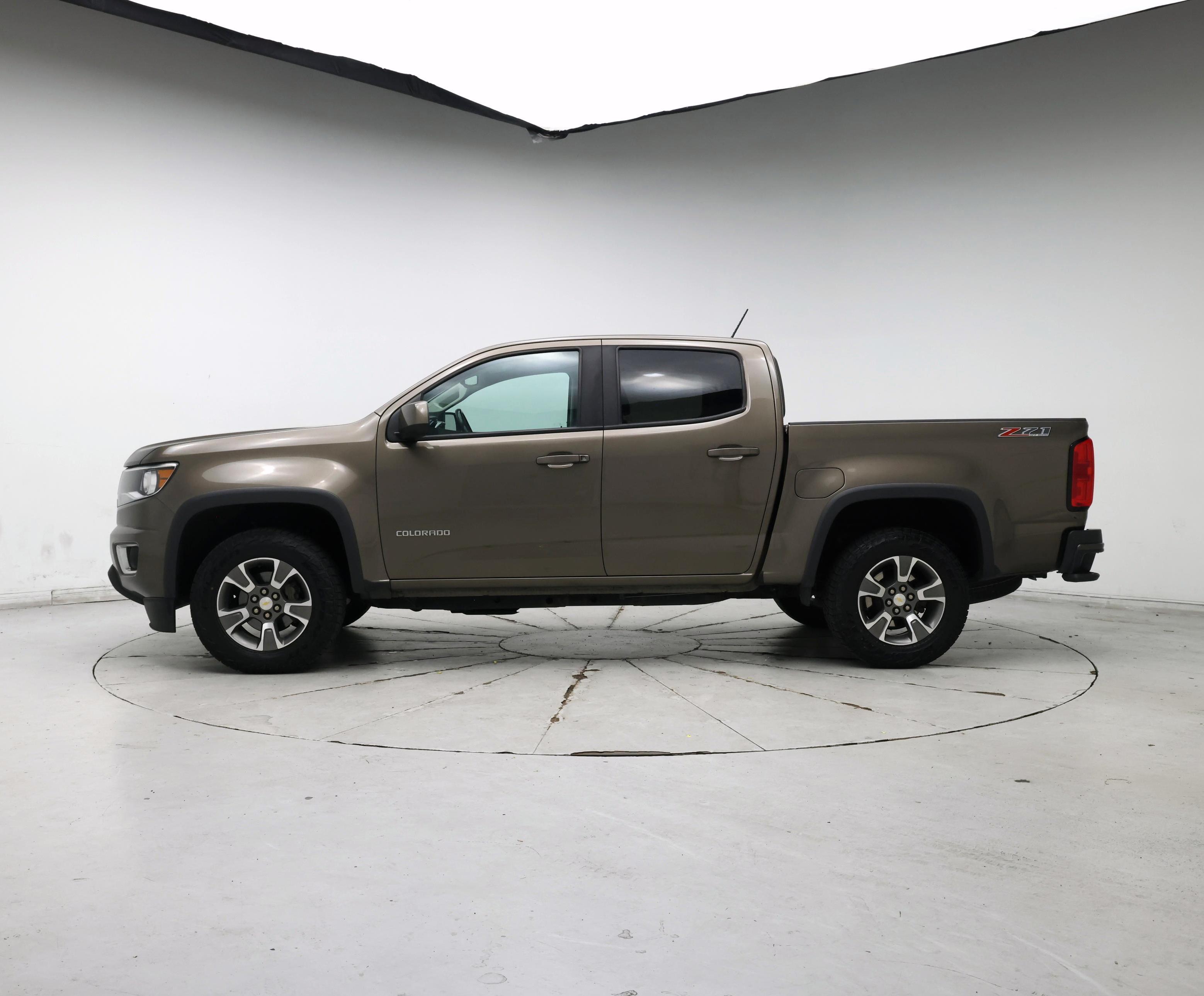 Thumbnail: 2017 Chevrolet Colorado - 3