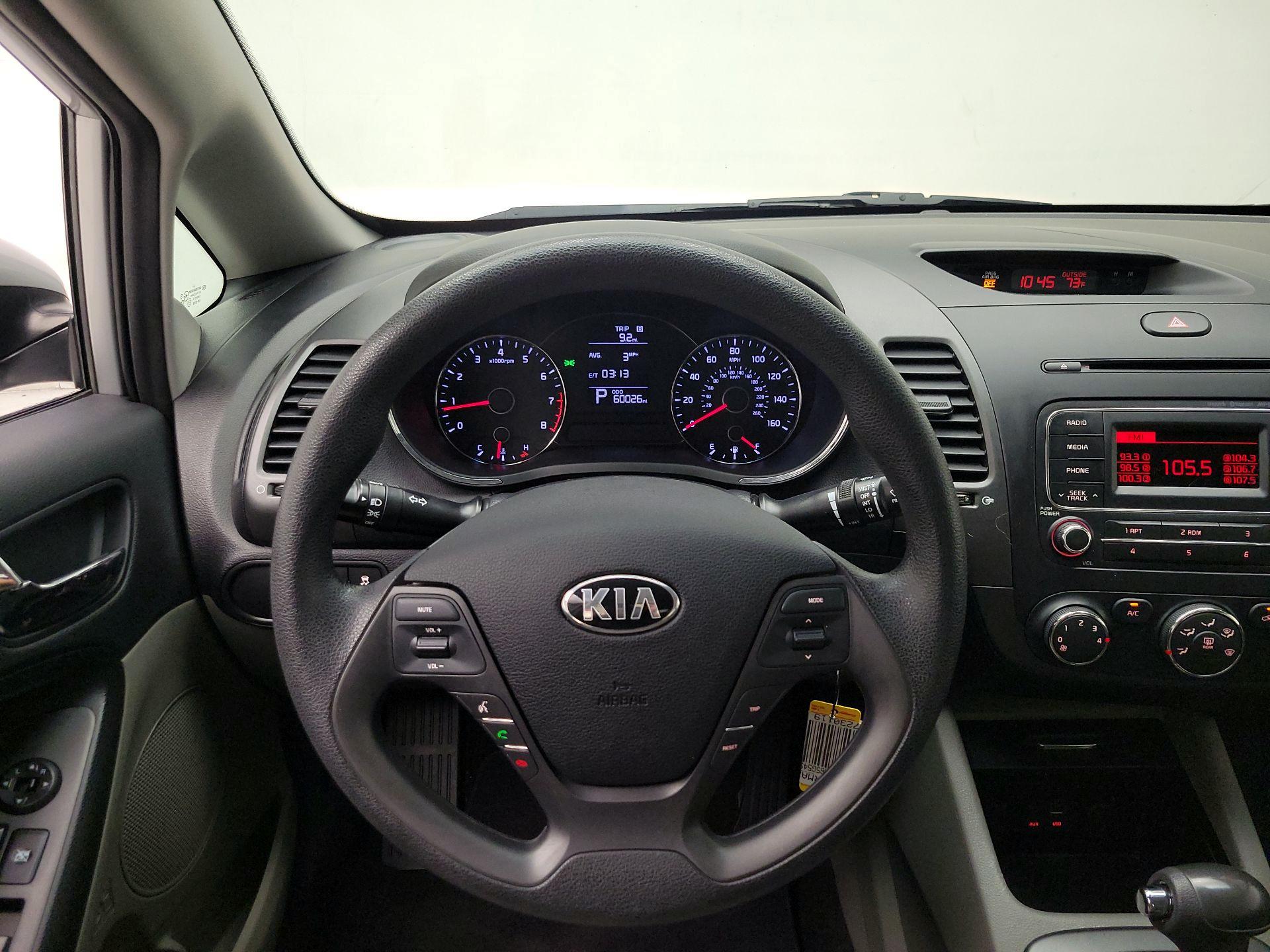 Thumbnail: 2016 Kia Forte - 10