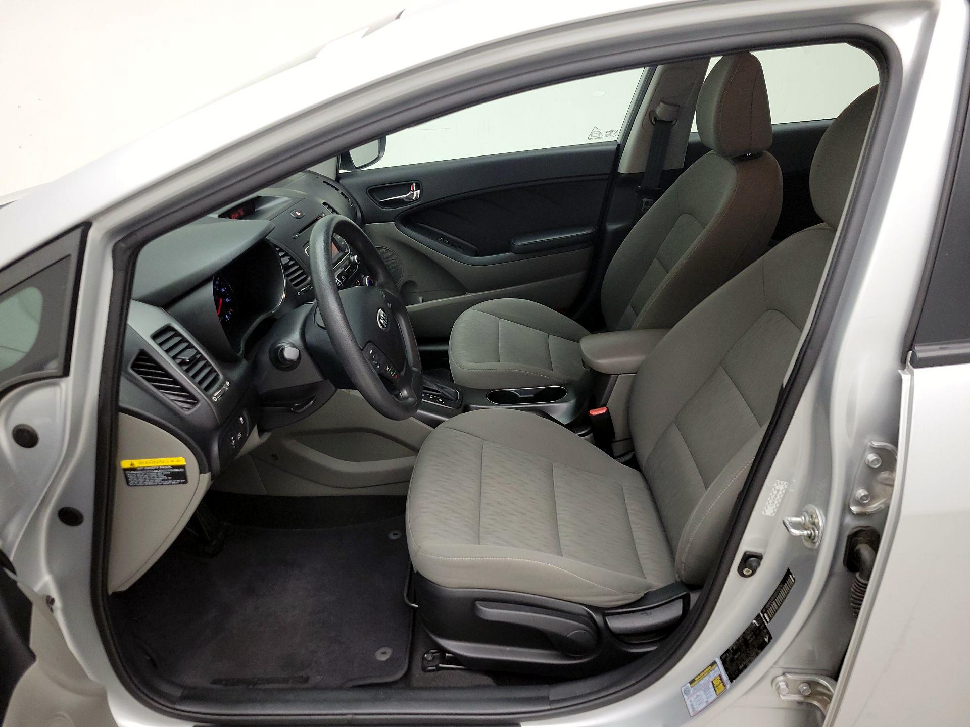 Thumbnail: 2016 Kia Forte - 11