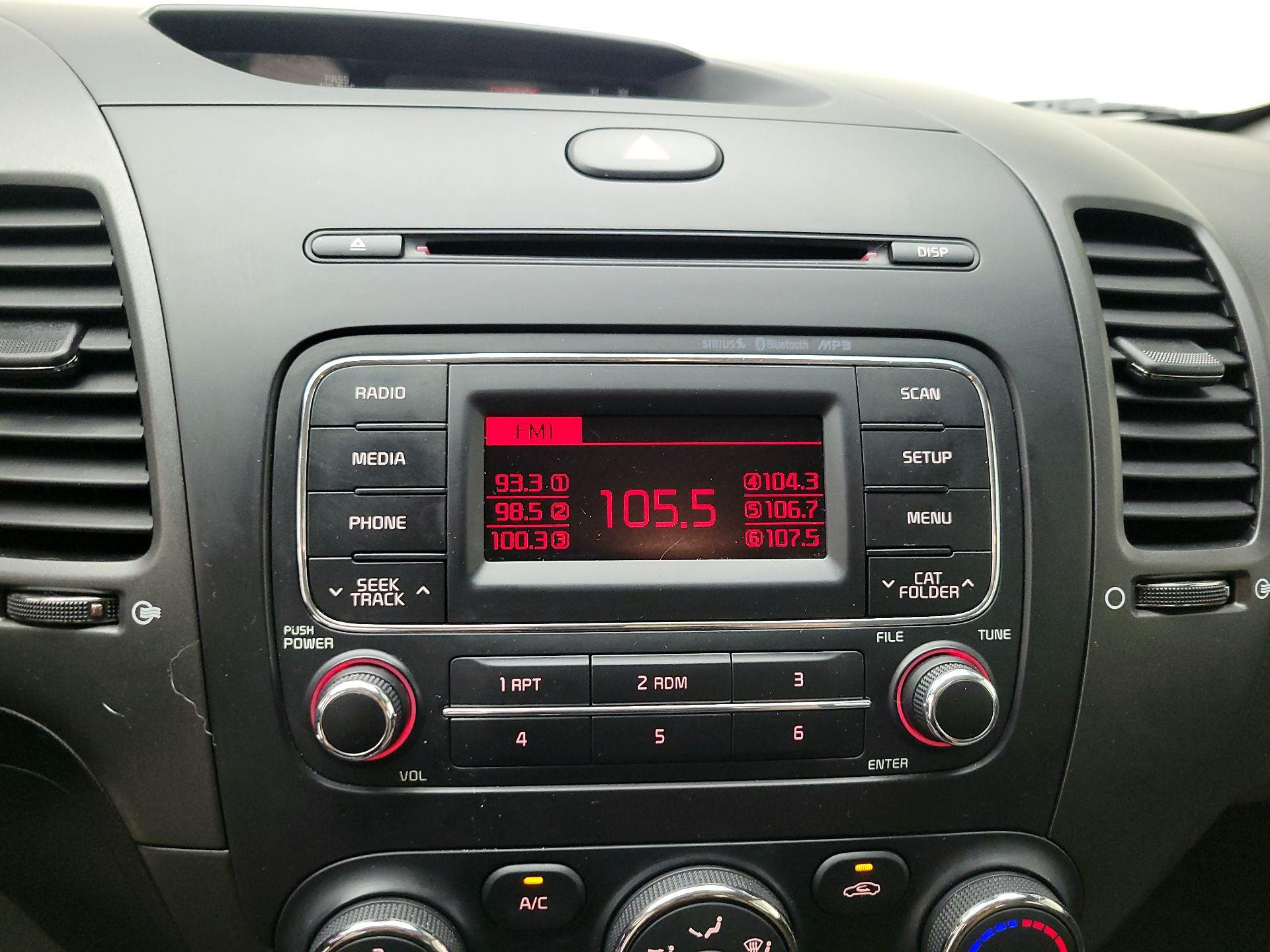 Thumbnail: 2016 Kia Forte - 14