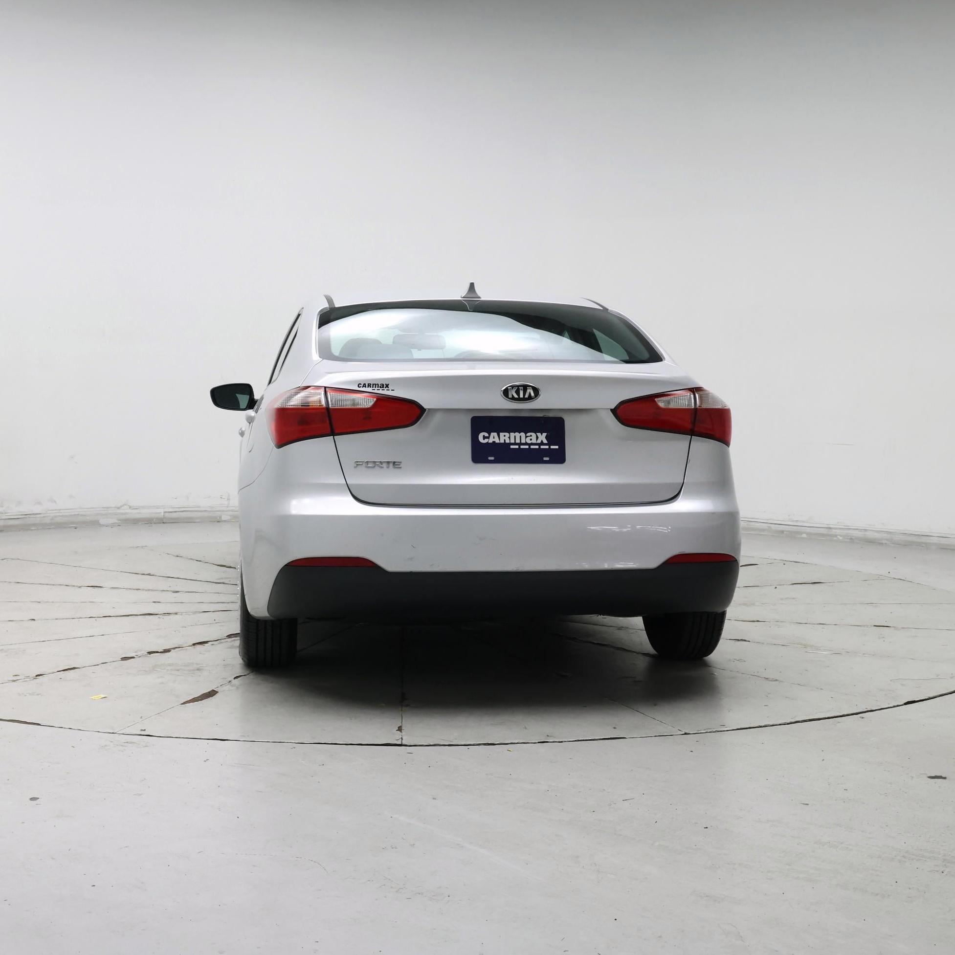 Thumbnail: 2016 Kia Forte - 6