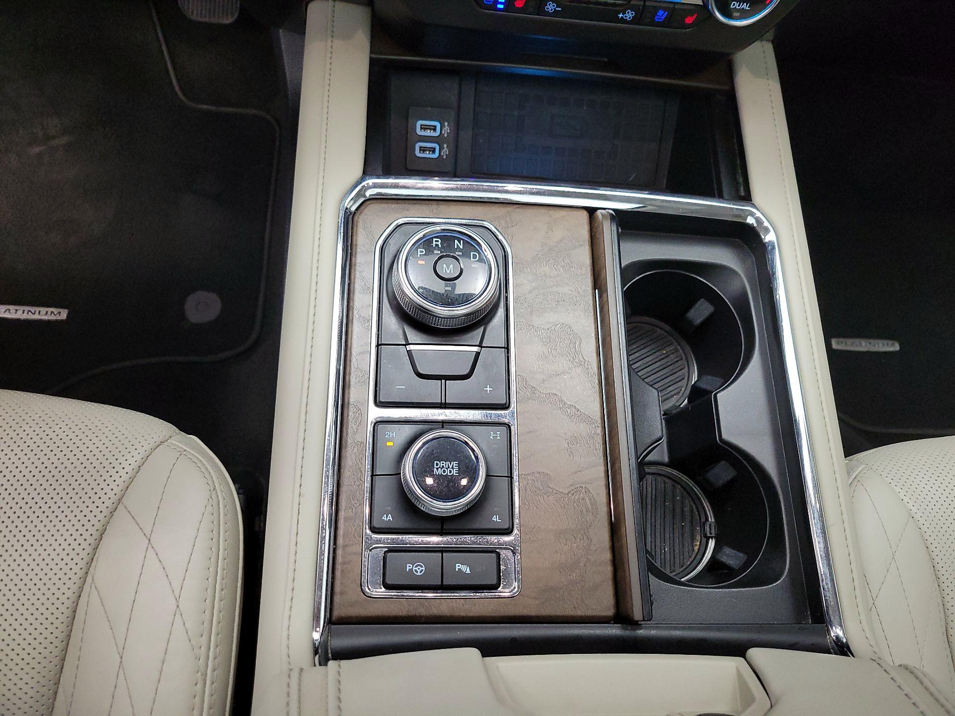 Thumbnail: 2018 Ford Expedition - 18