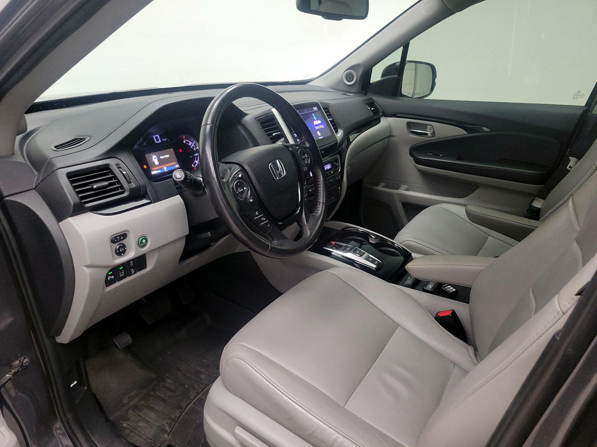 Thumbnail: 2017 Honda Pilot - 11