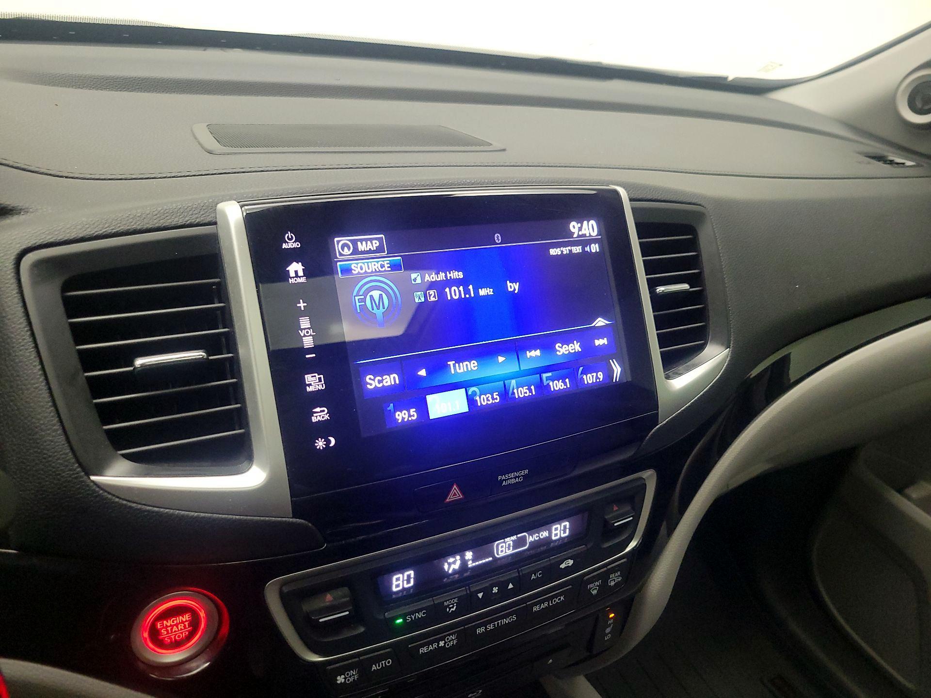 Thumbnail: 2017 Honda Pilot - 16