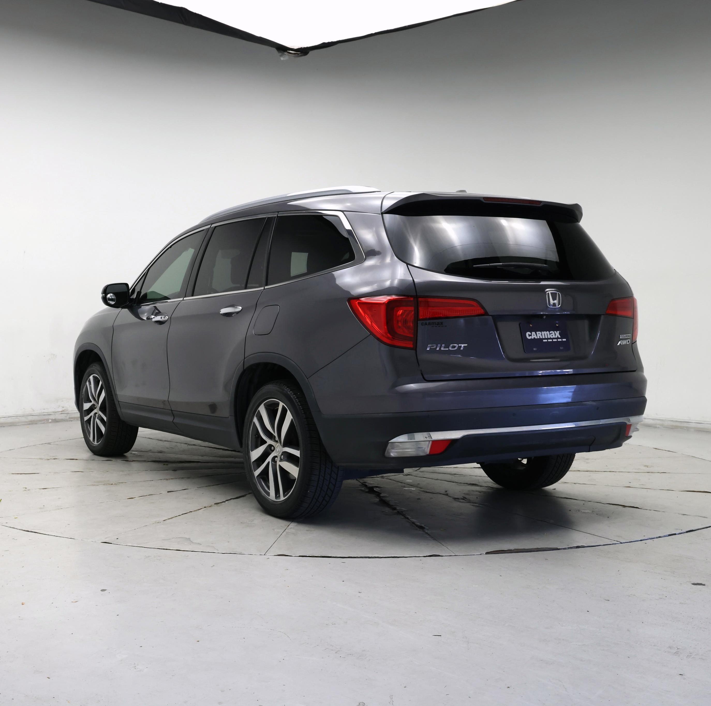 Thumbnail: 2017 Honda Pilot - 2