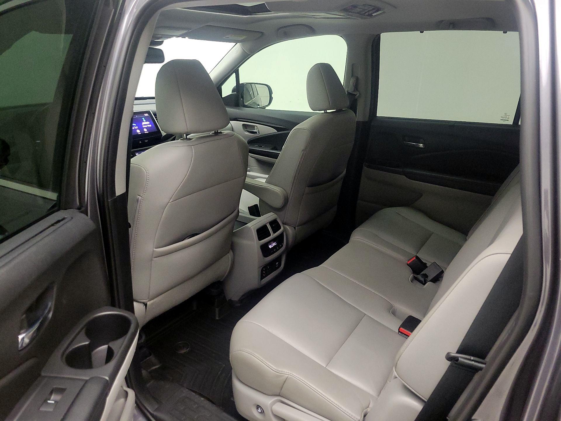 Thumbnail: 2017 Honda Pilot - 20