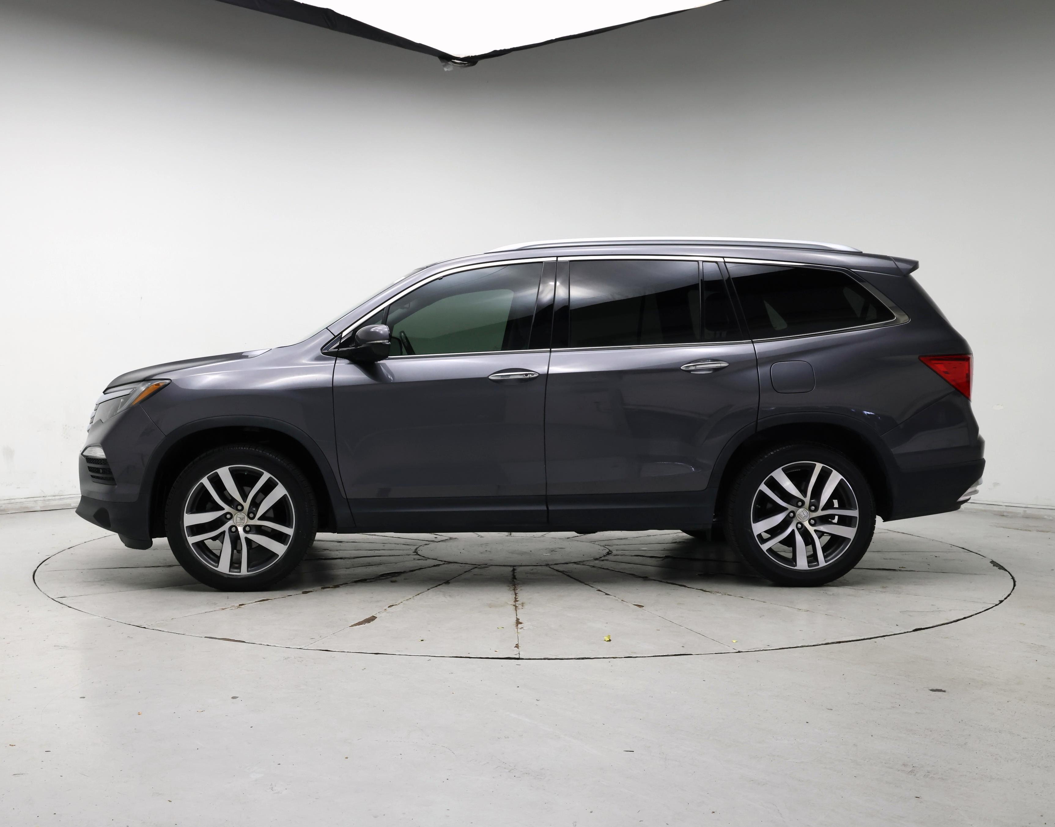 Thumbnail: 2017 Honda Pilot - 3
