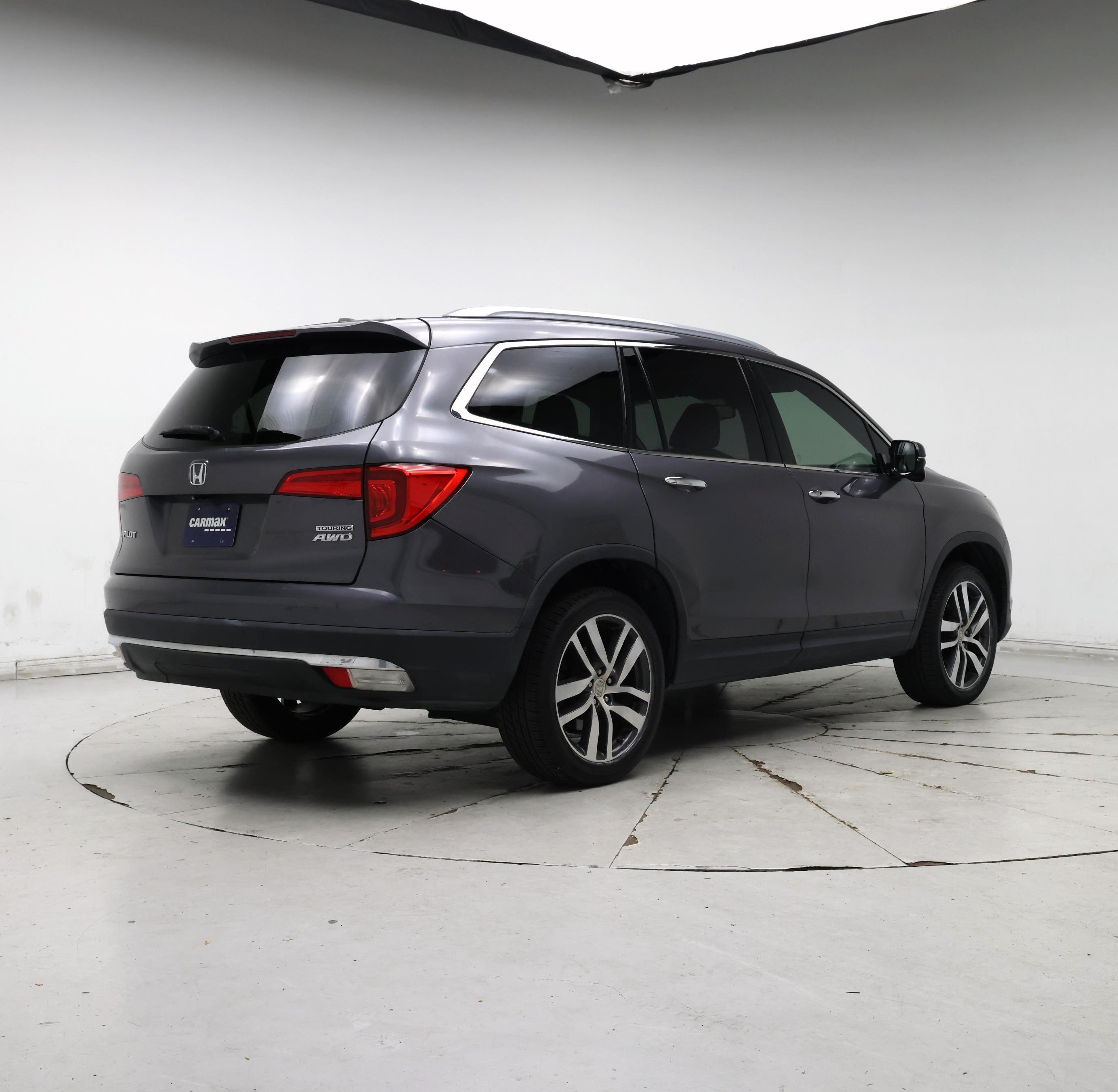 Thumbnail: 2017 Honda Pilot - 8