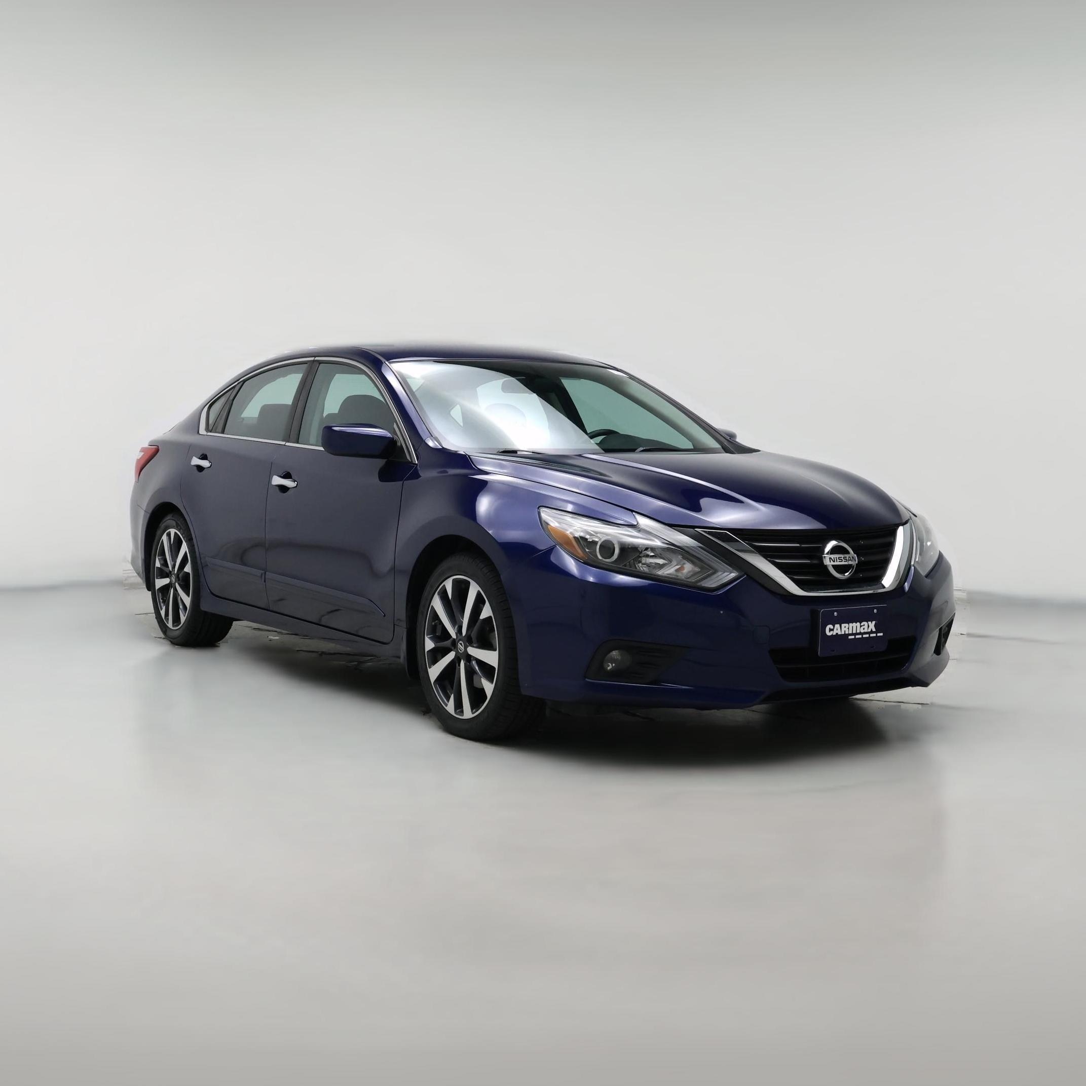 Thumbnail: 2016 Nissan Altima - 1