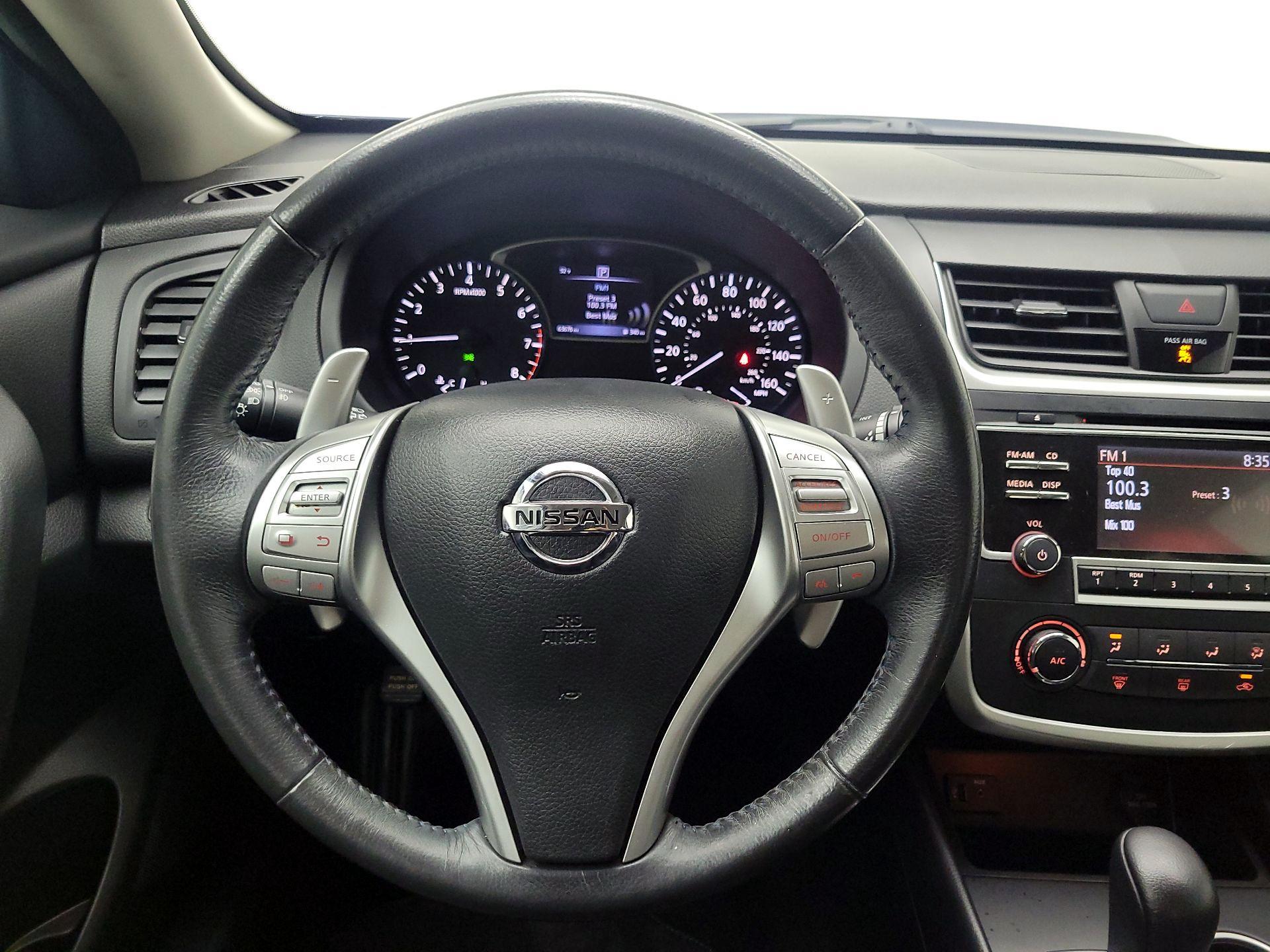 Thumbnail: 2016 Nissan Altima - 10