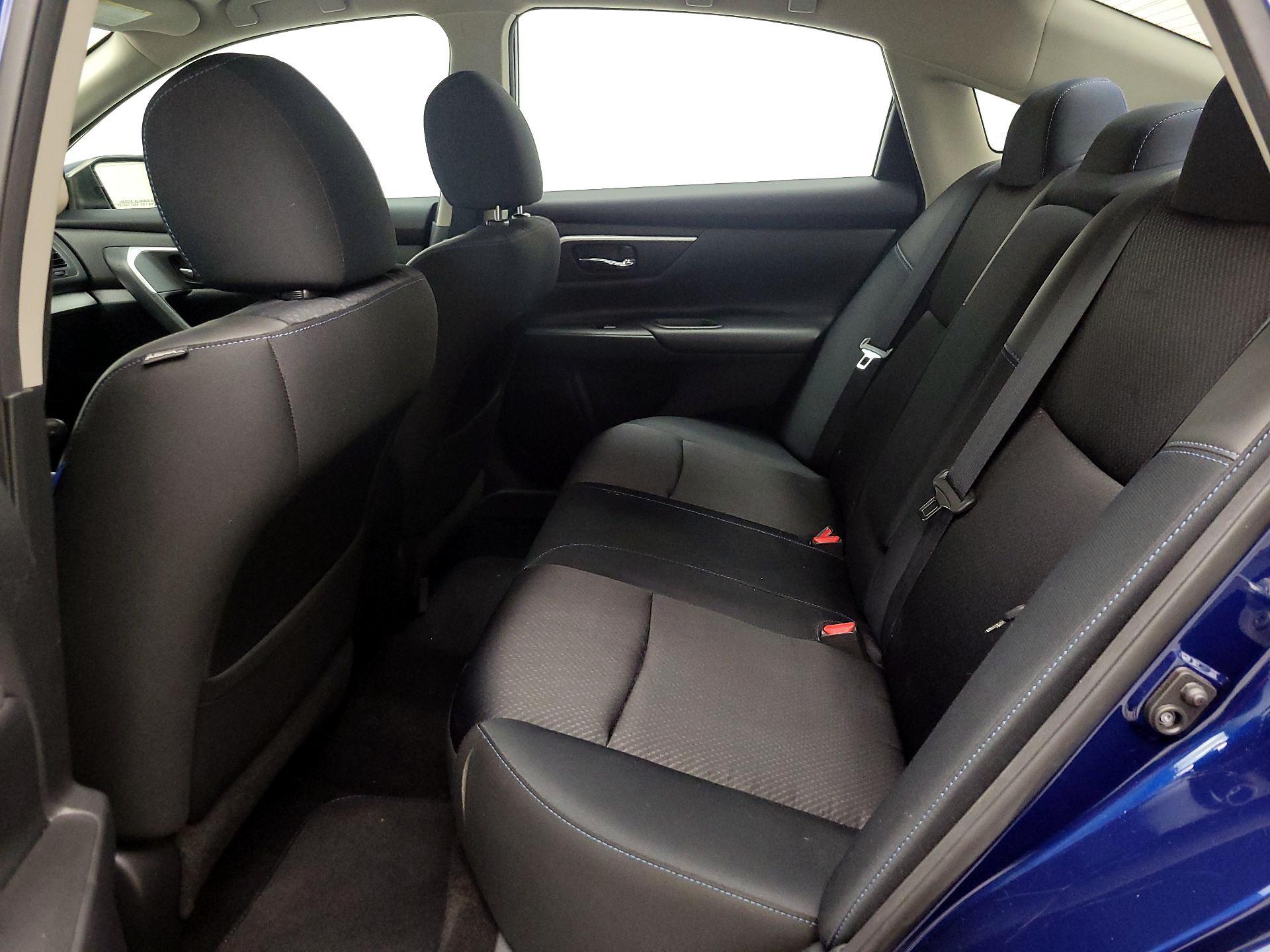 Thumbnail: 2016 Nissan Altima - 19