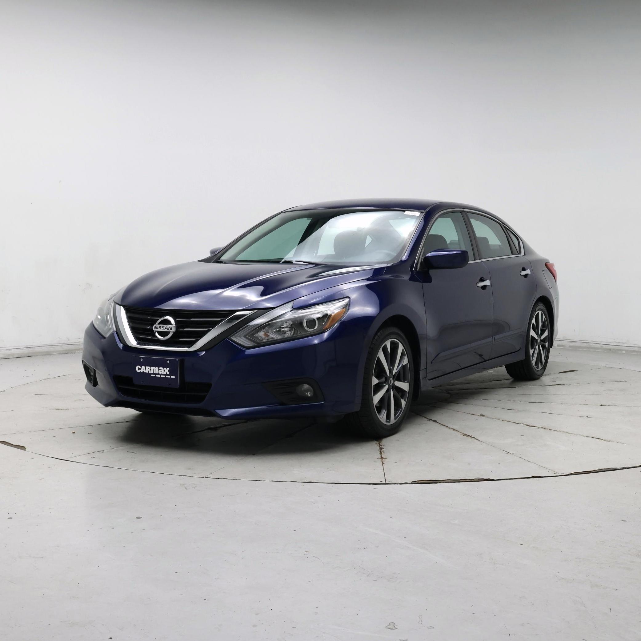 Thumbnail: 2016 Nissan Altima - 4