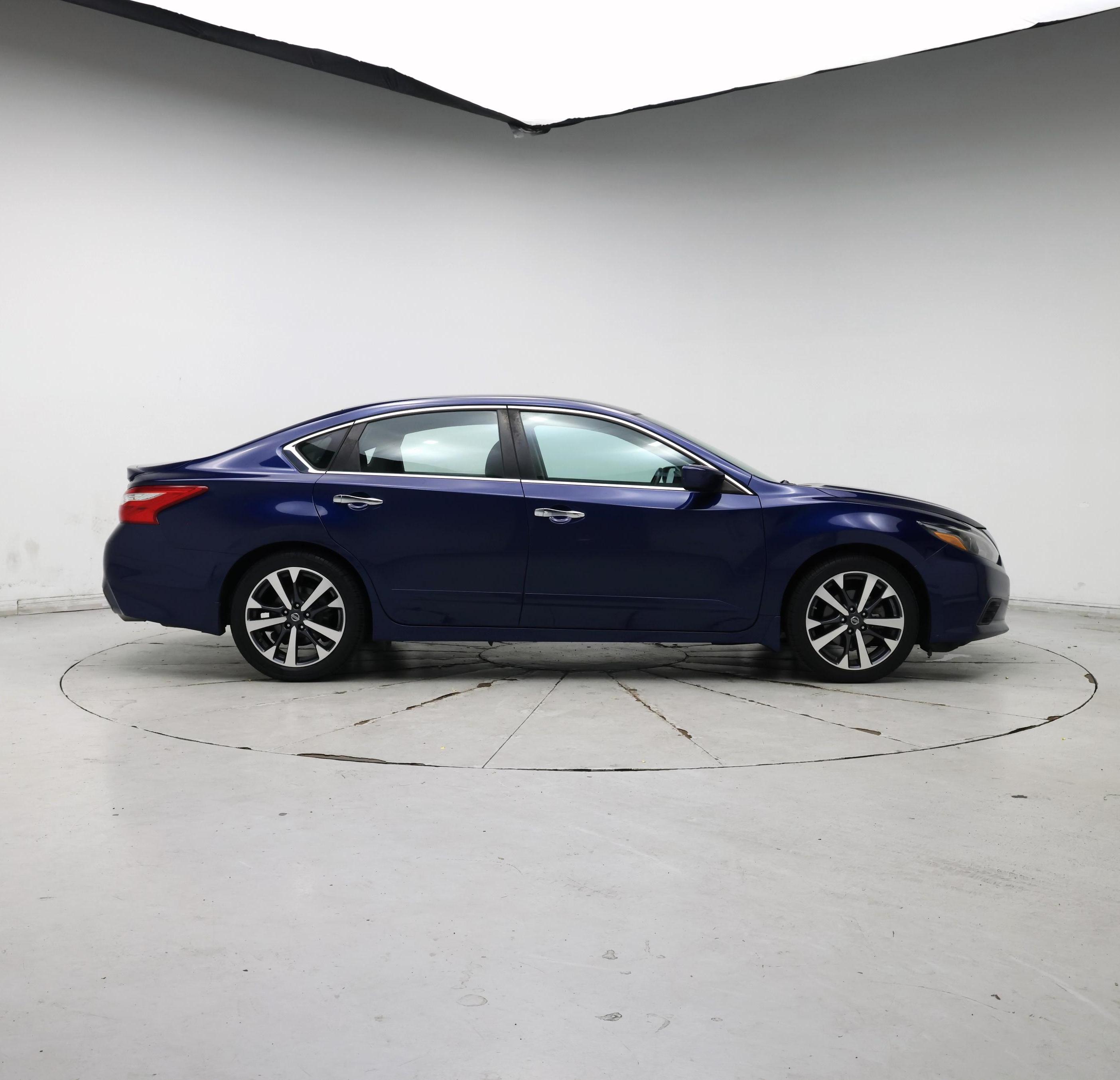Thumbnail: 2016 Nissan Altima - 7