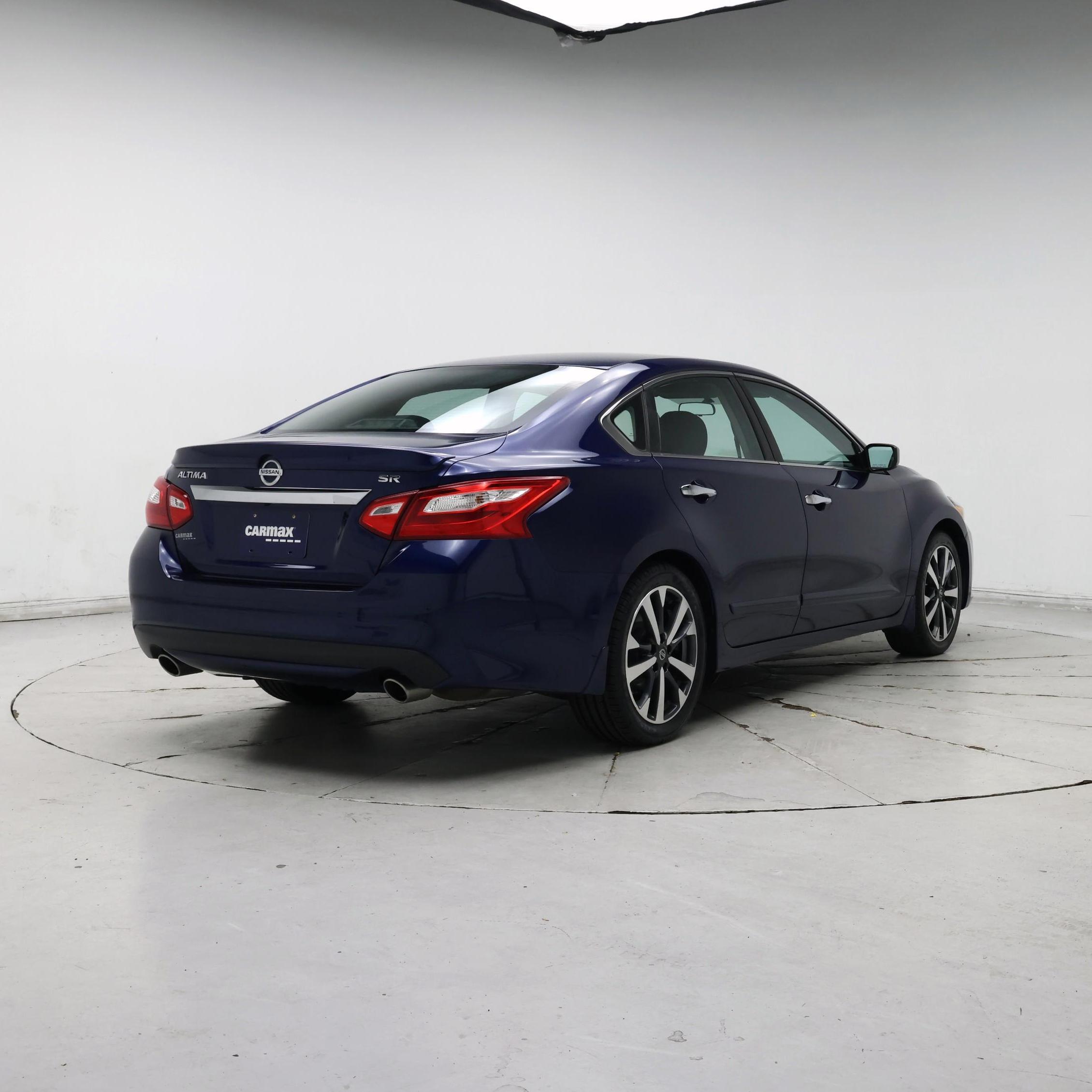 Thumbnail: 2016 Nissan Altima - 8