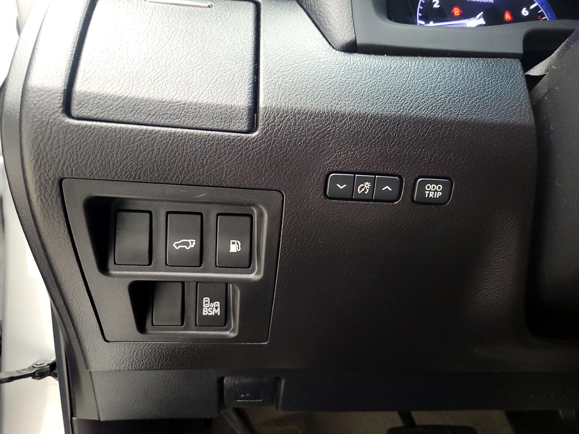 Thumbnail: 2015 Lexus RX - 11