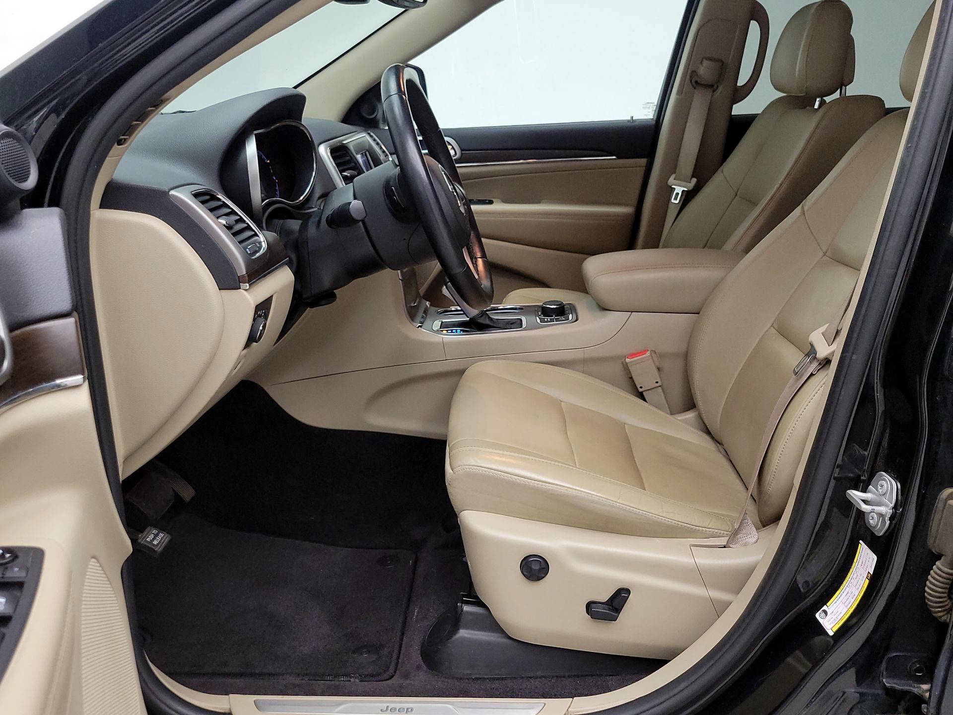 Thumbnail: 2018 Jeep Grand Cherokee - 11