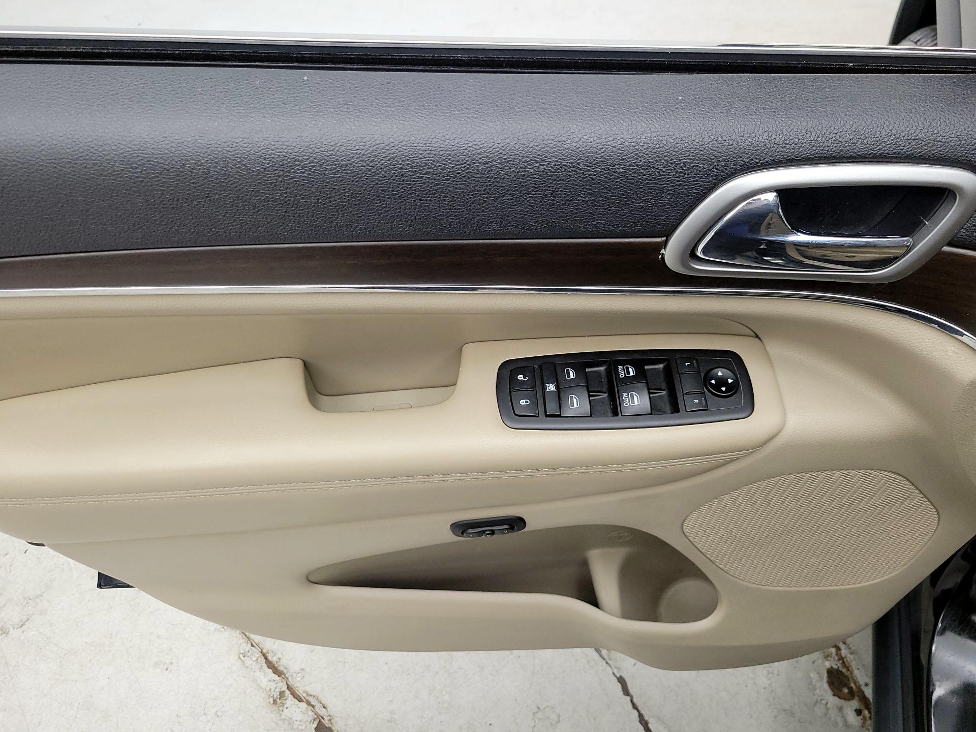 Thumbnail: 2018 Jeep Grand Cherokee - 12