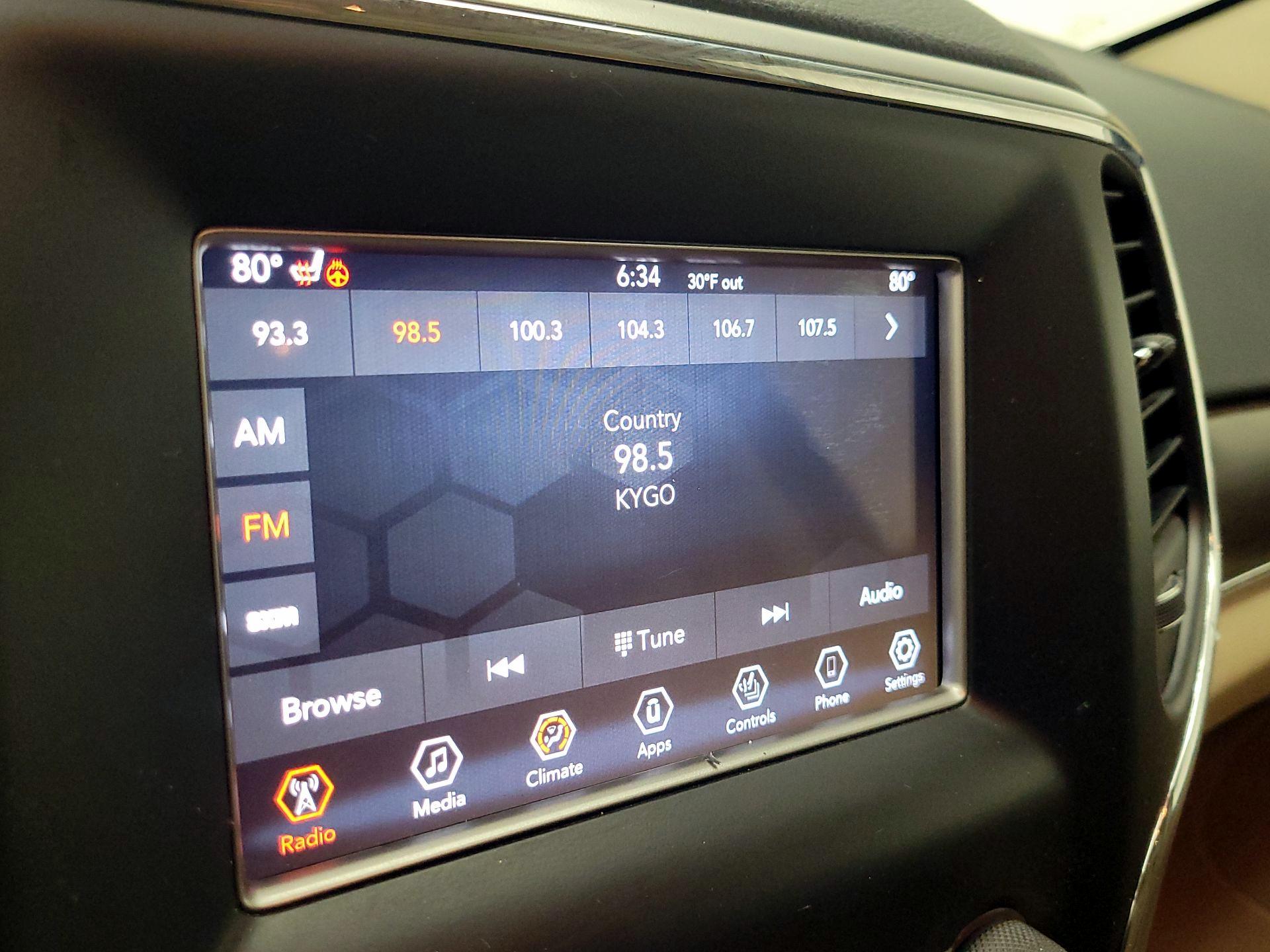 Thumbnail: 2018 Jeep Grand Cherokee - 15