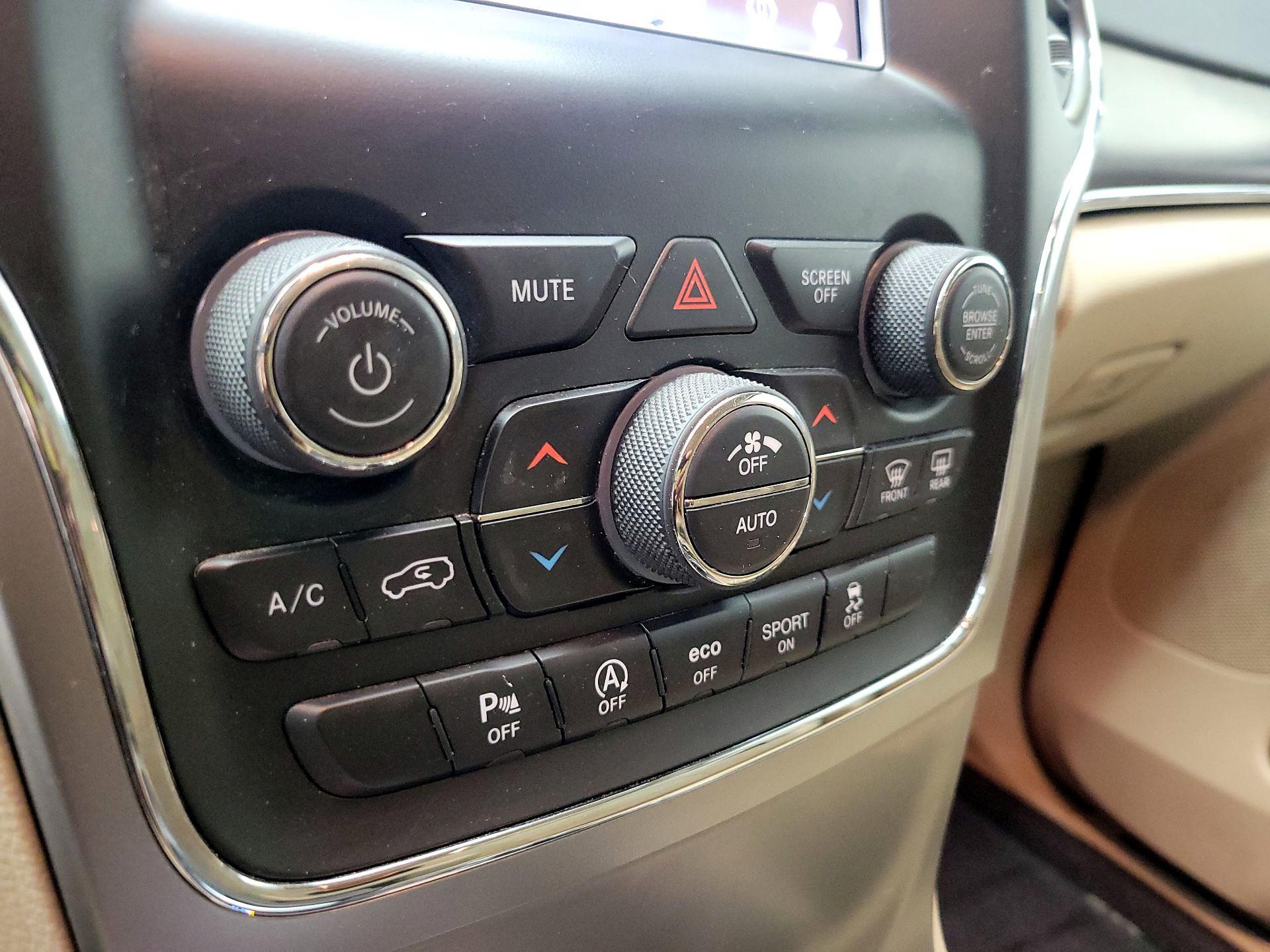 Thumbnail: 2018 Jeep Grand Cherokee - 16